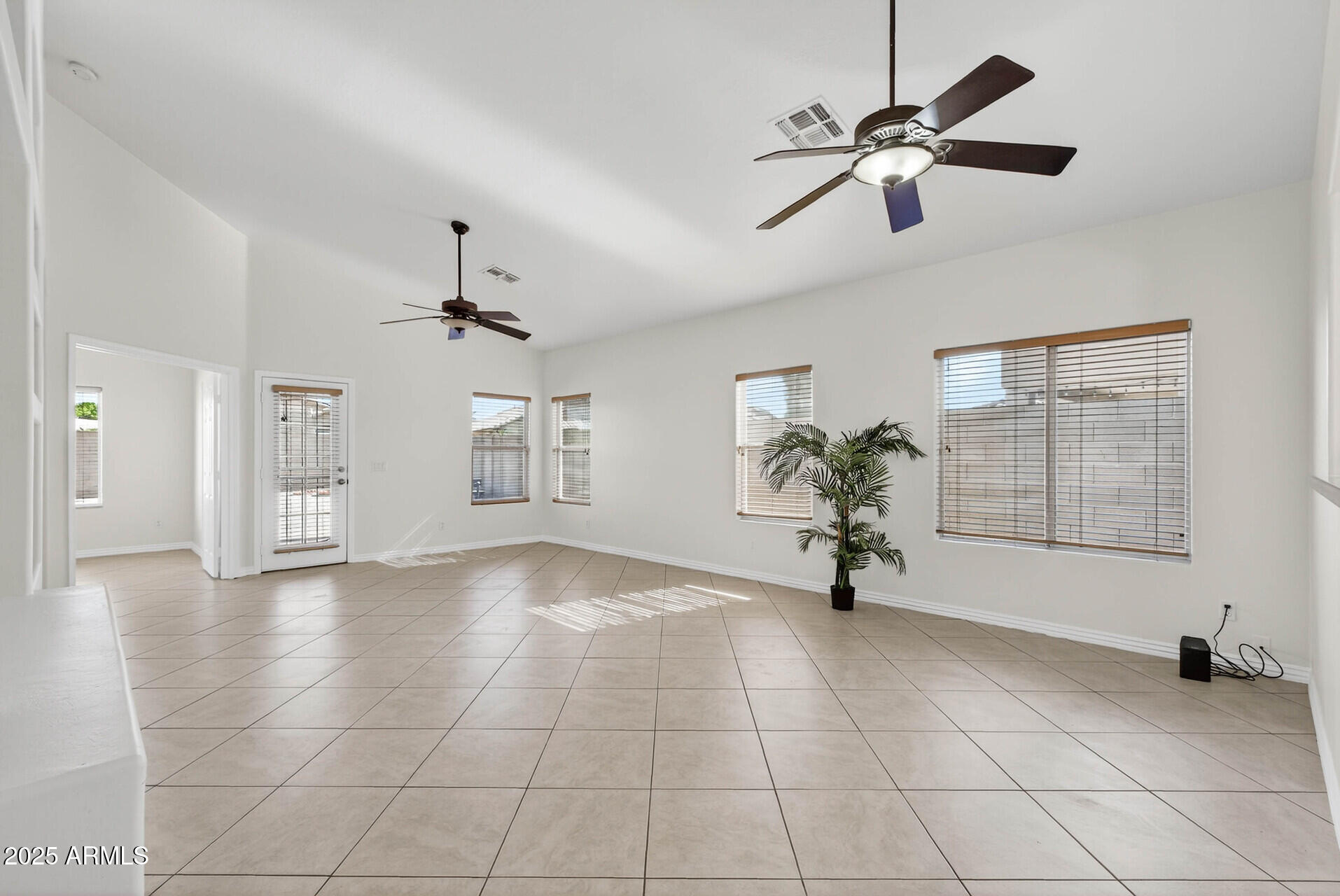 11016 W ALMERIA Road