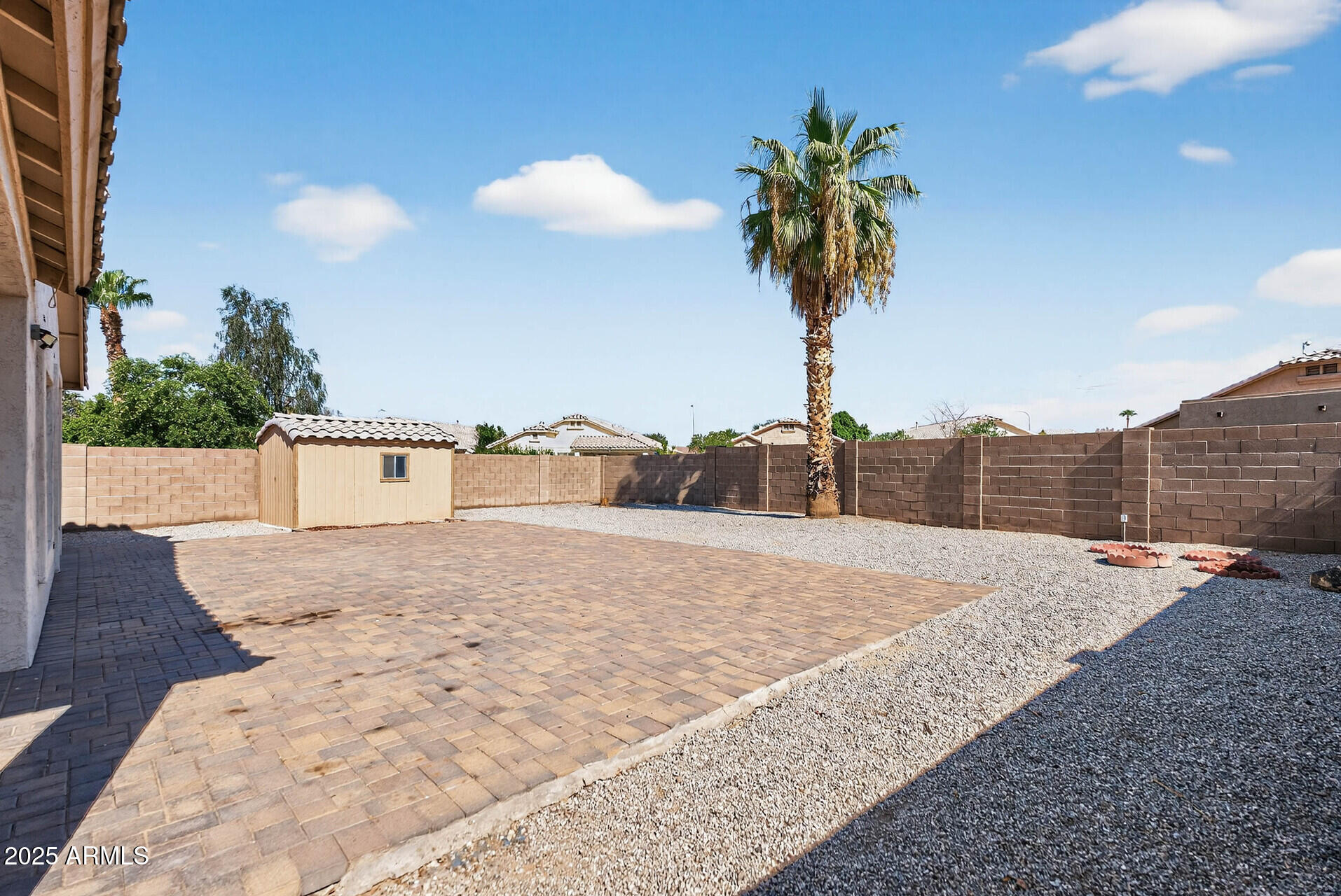 11016 W ALMERIA Road