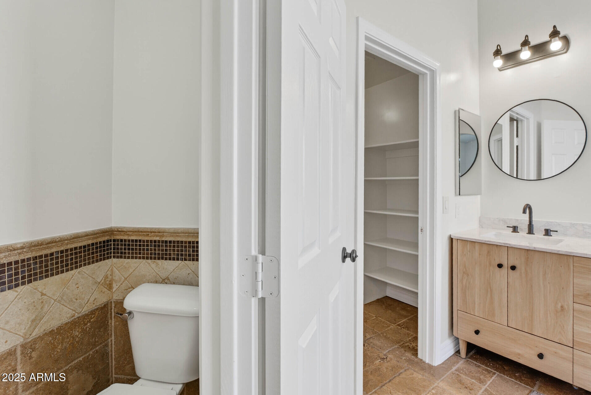 11016 W ALMERIA Road