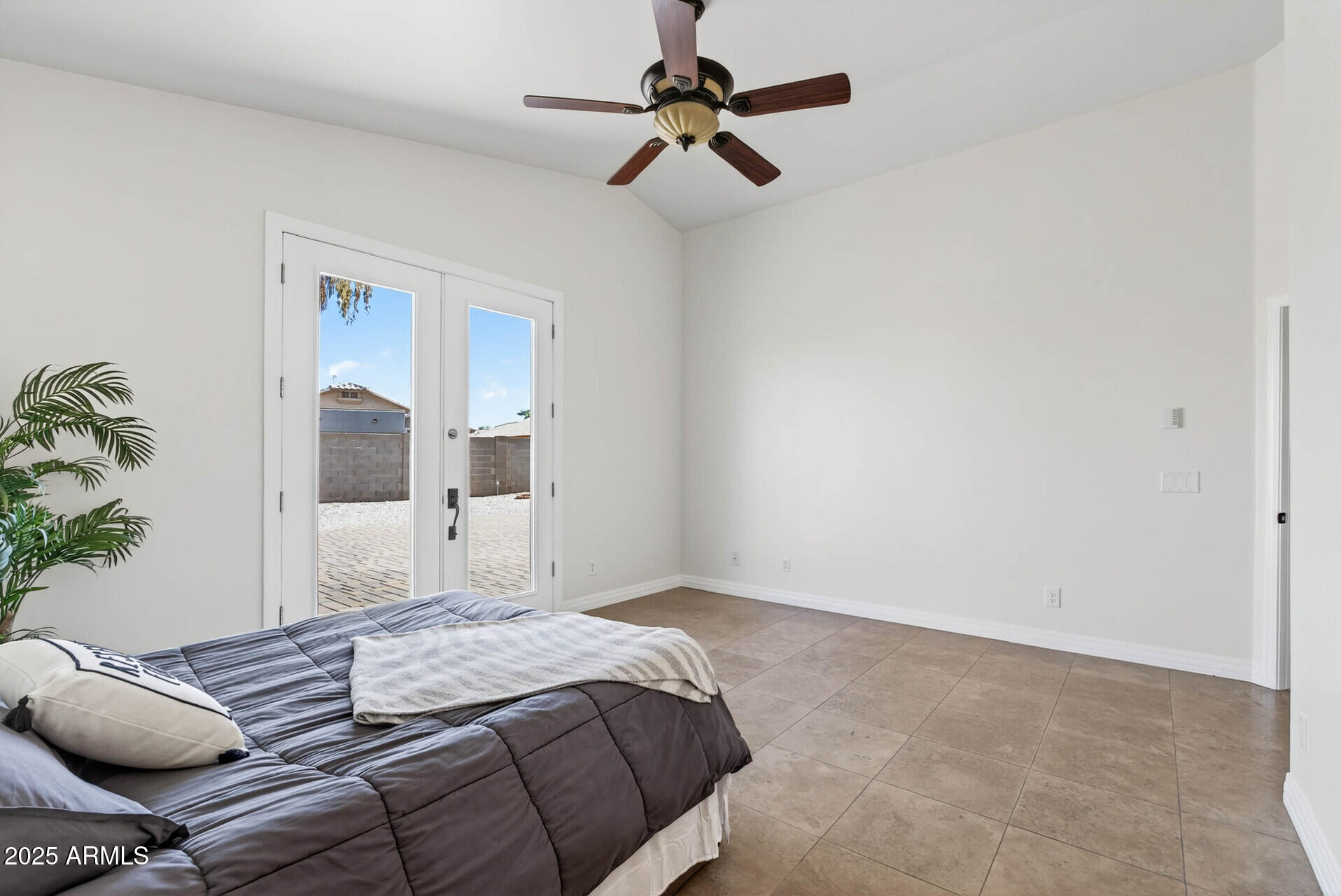 11016 W ALMERIA Road