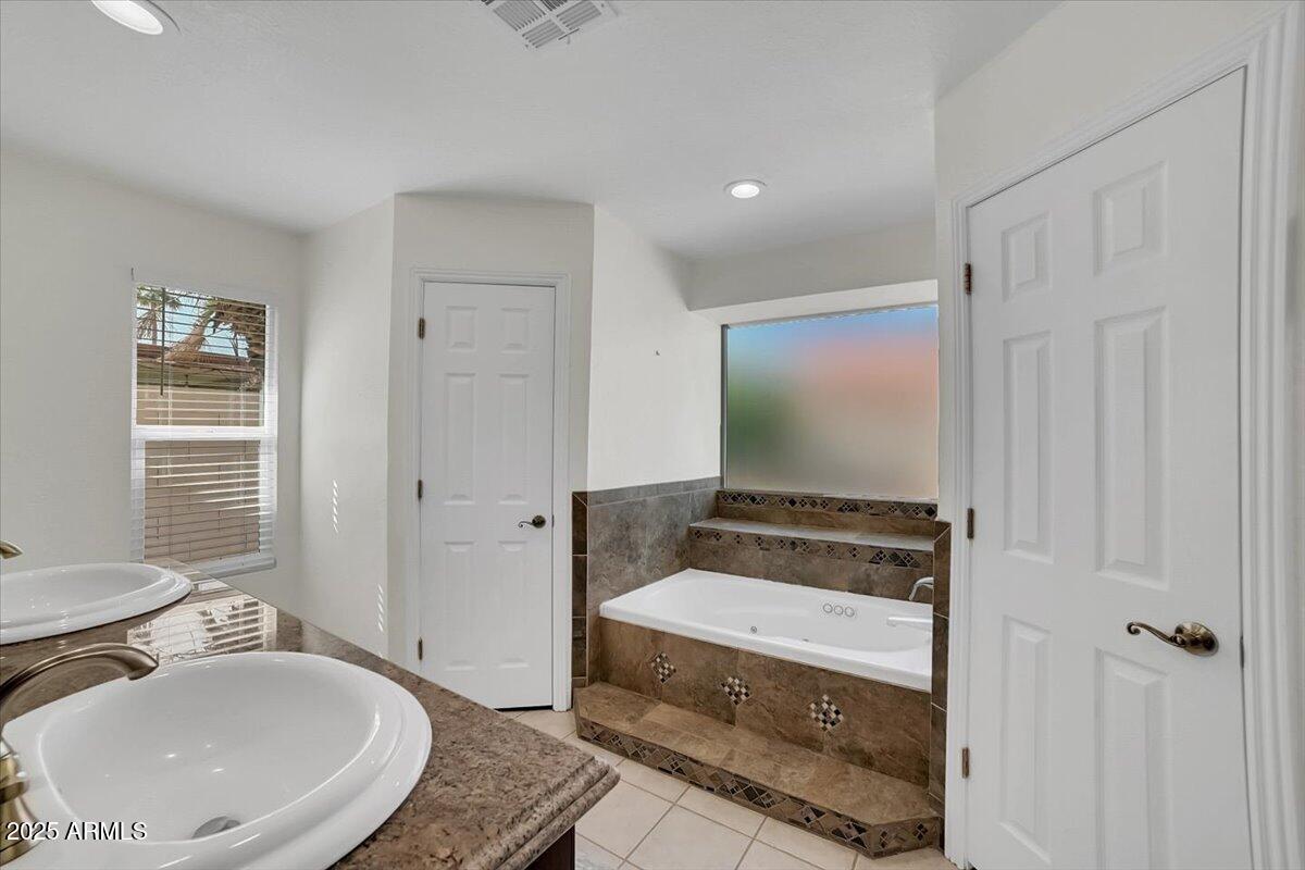 7102 W JULIE Drive