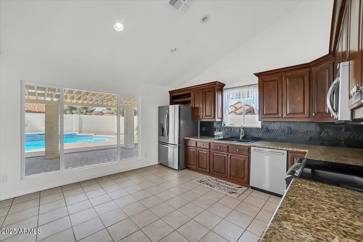 7102 W JULIE Drive