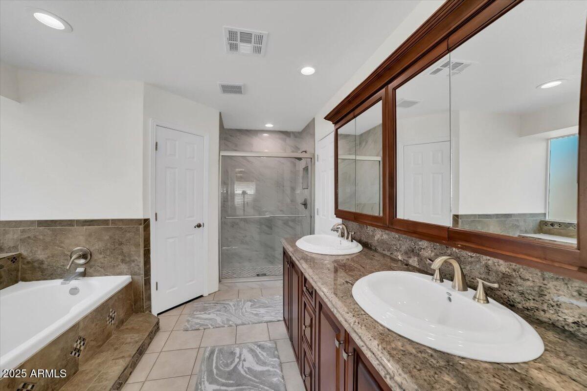 7102 W JULIE Drive