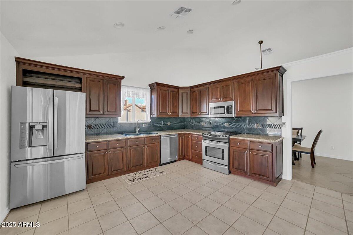 7102 W JULIE Drive