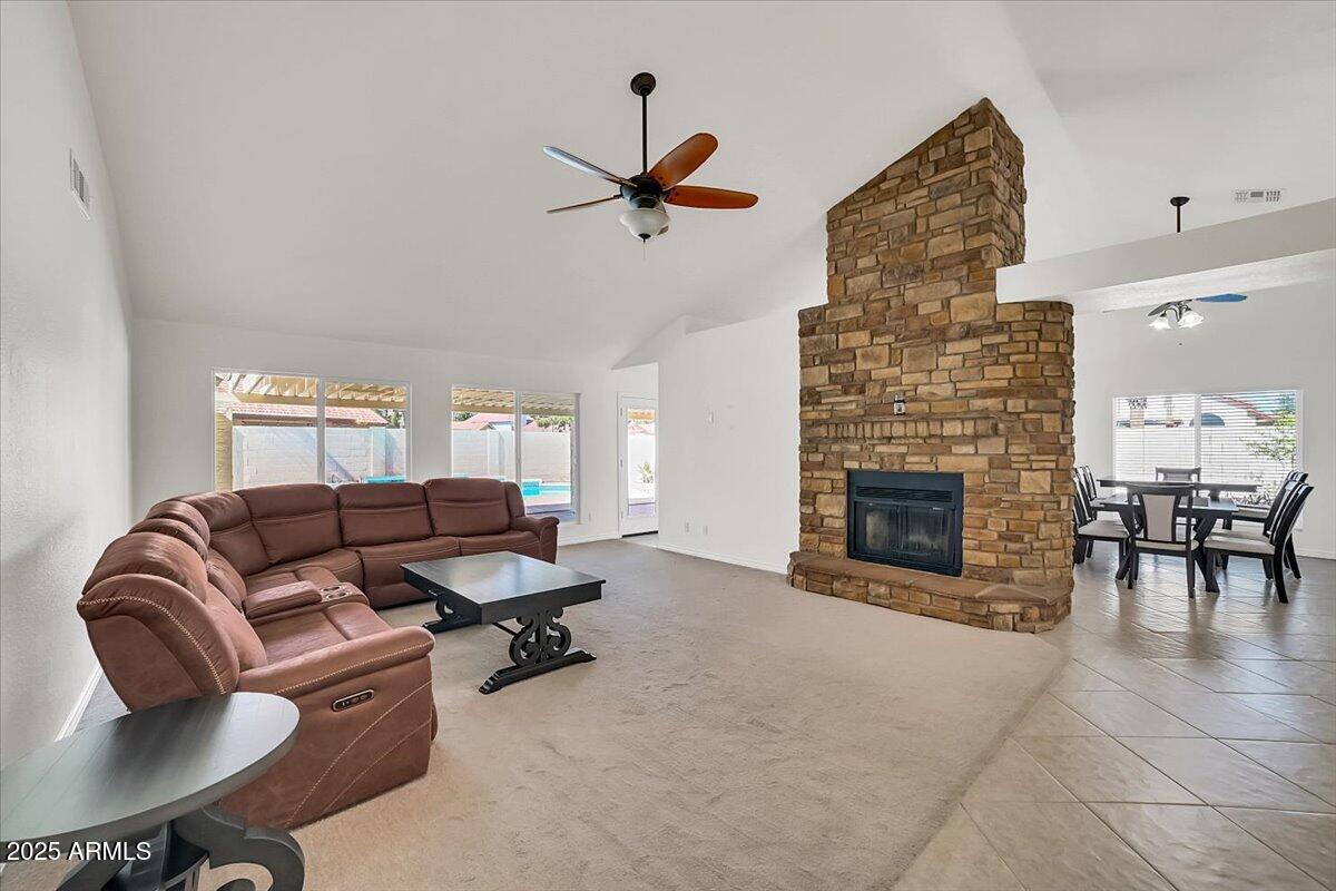 7102 W JULIE Drive