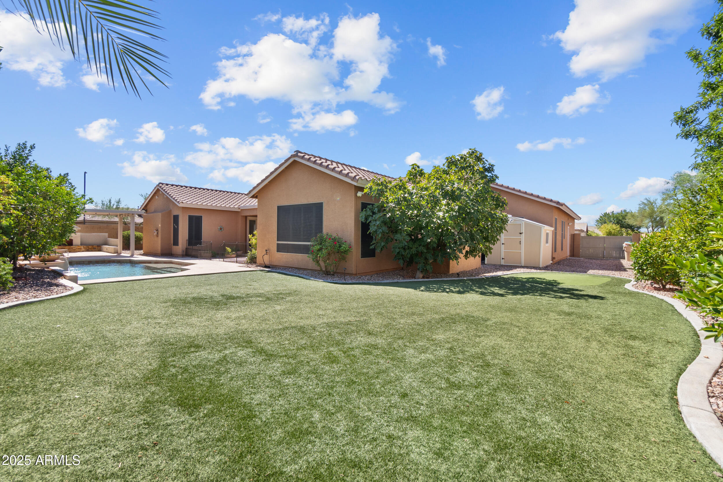 2227 W WEBSTER Court