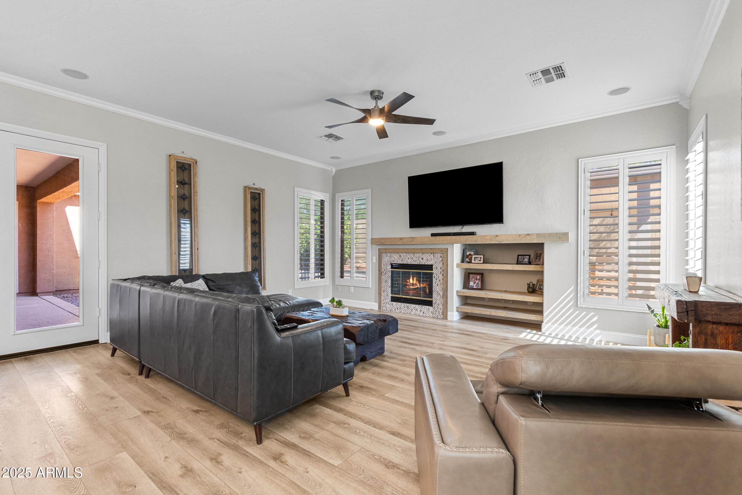 2227 W WEBSTER Court