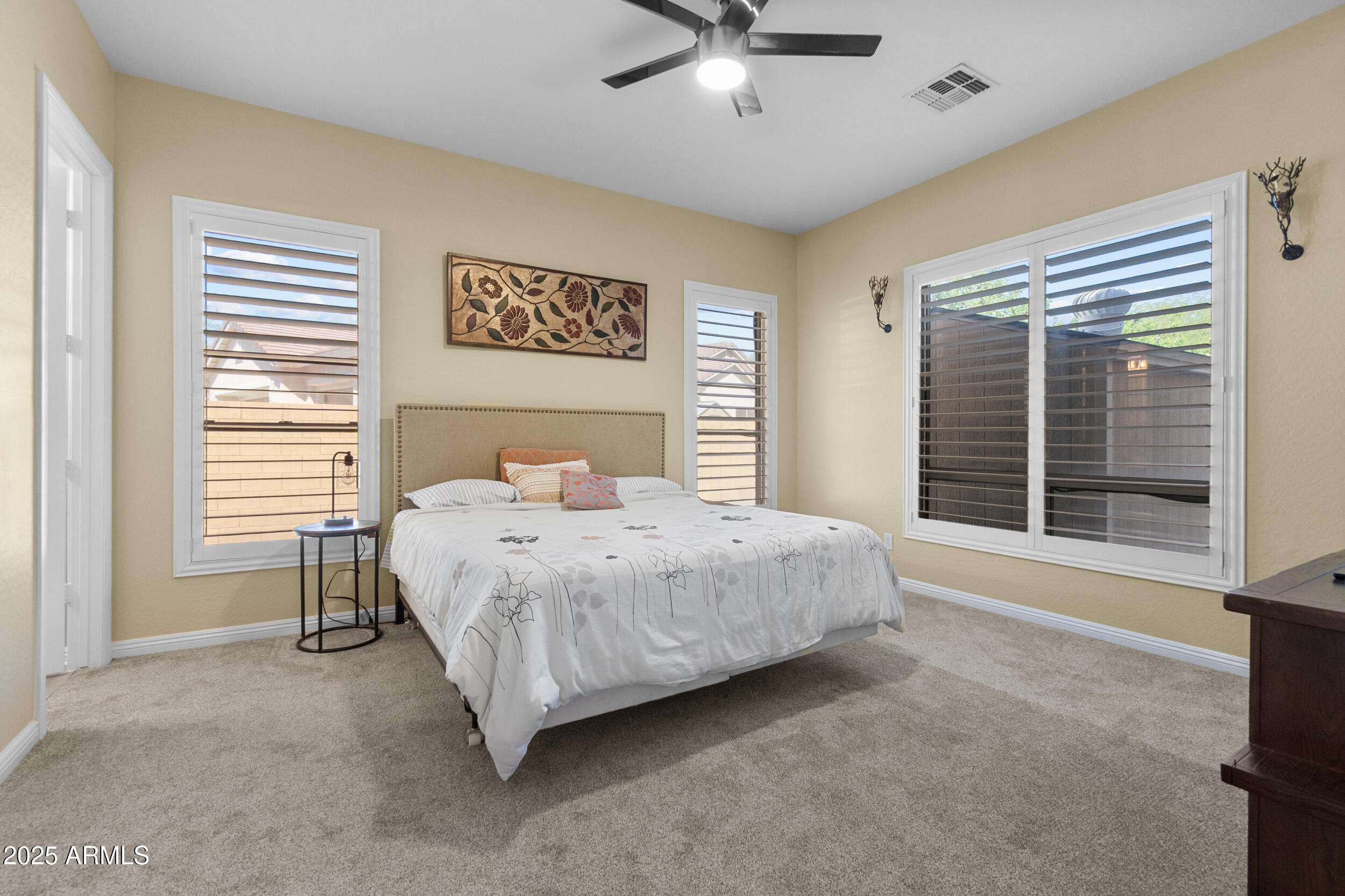 2227 W WEBSTER Court