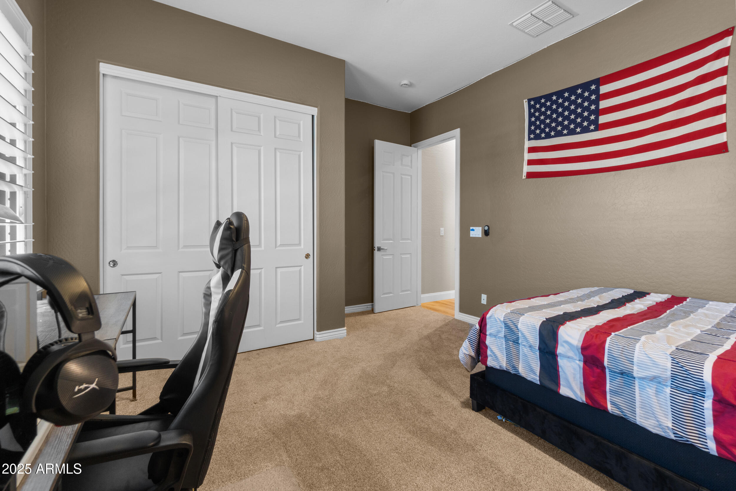 2227 W WEBSTER Court