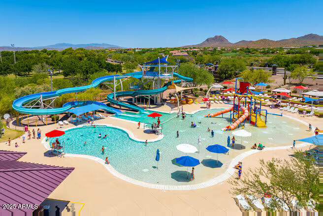 2227 W WEBSTER Court