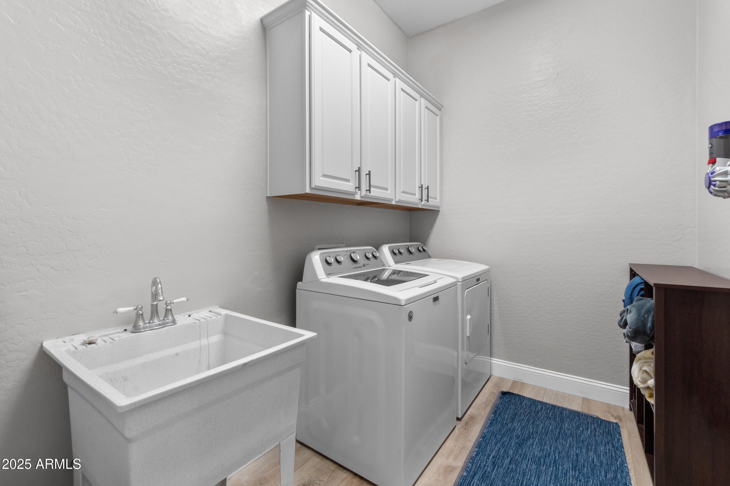 2227 W WEBSTER Court