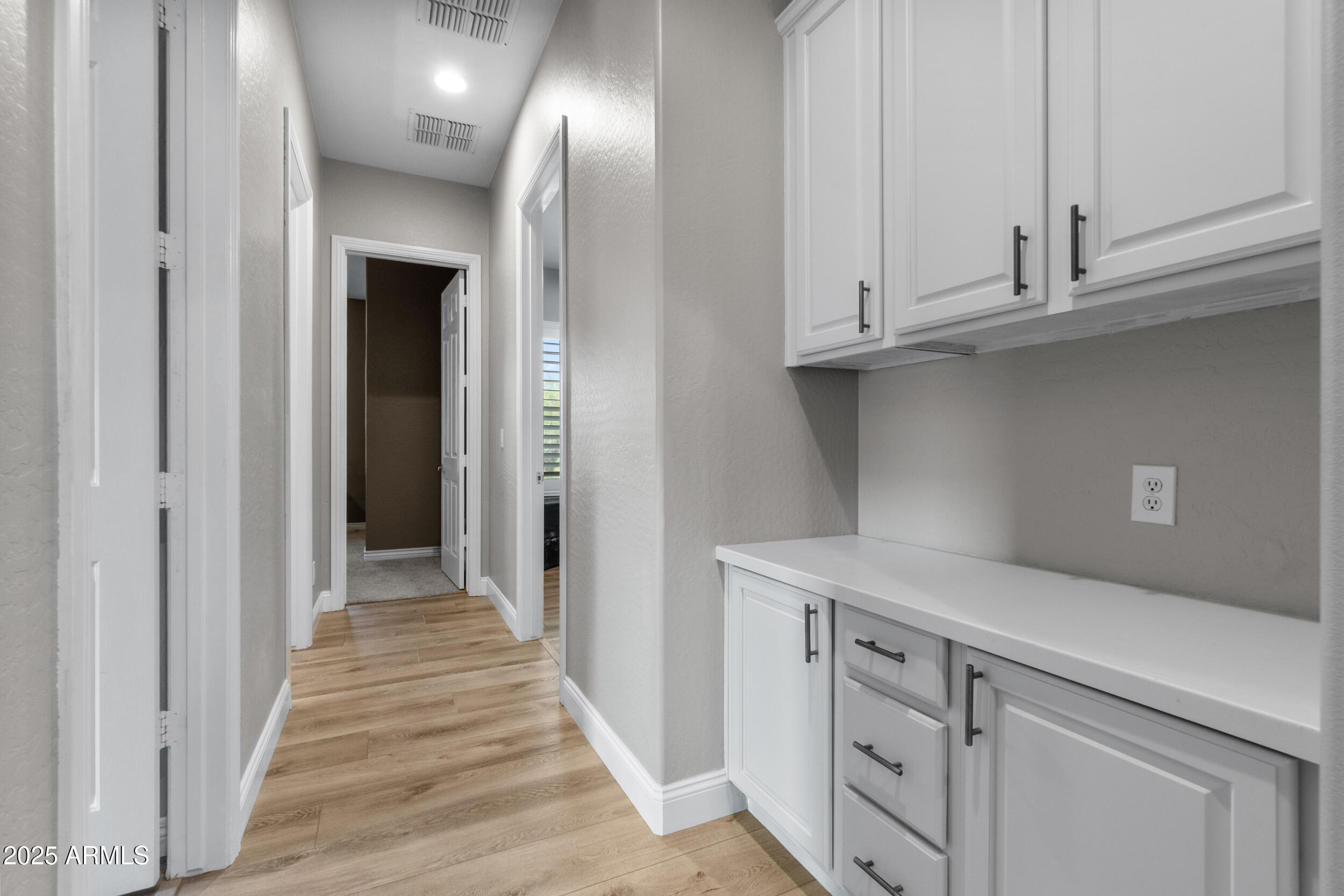 2227 W WEBSTER Court