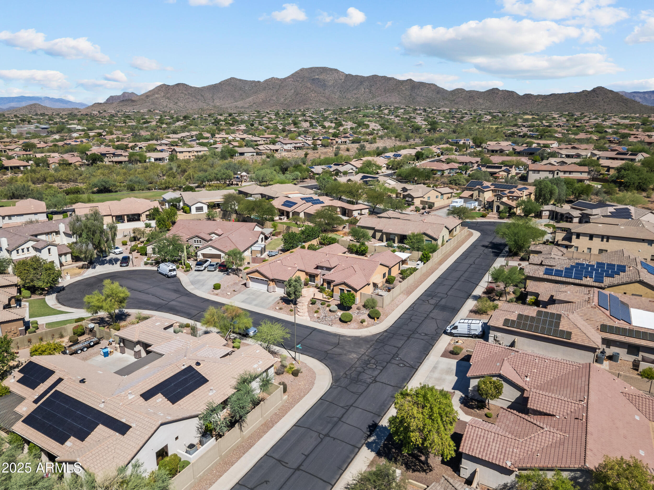 2227 W WEBSTER Court