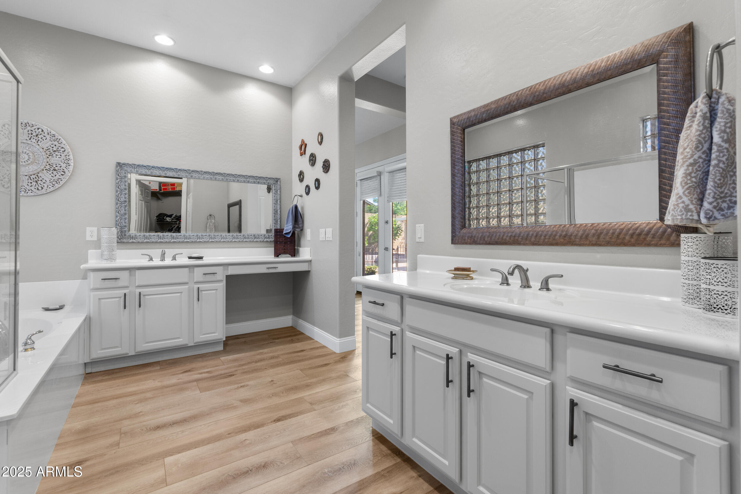 2227 W WEBSTER Court