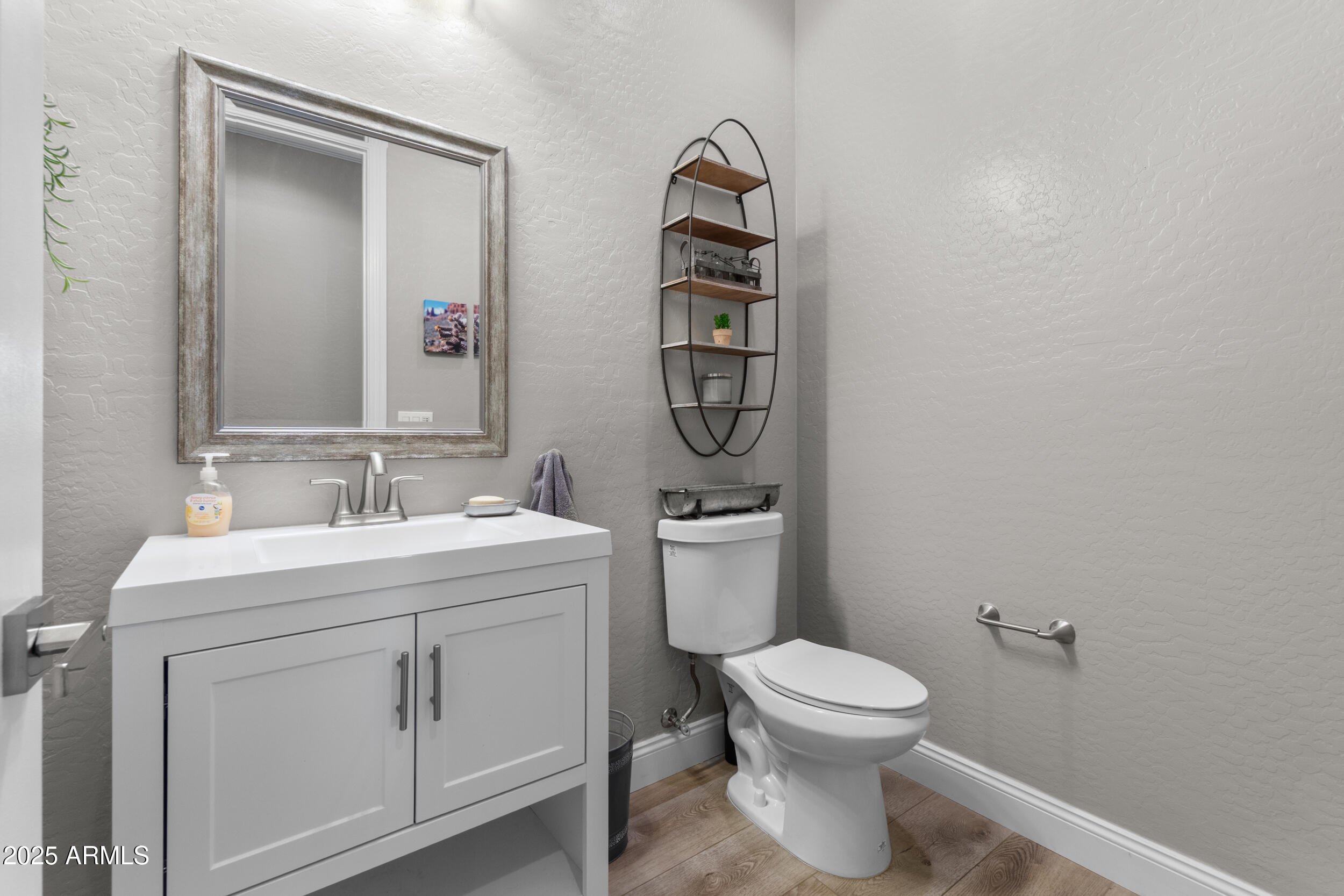 2227 W WEBSTER Court