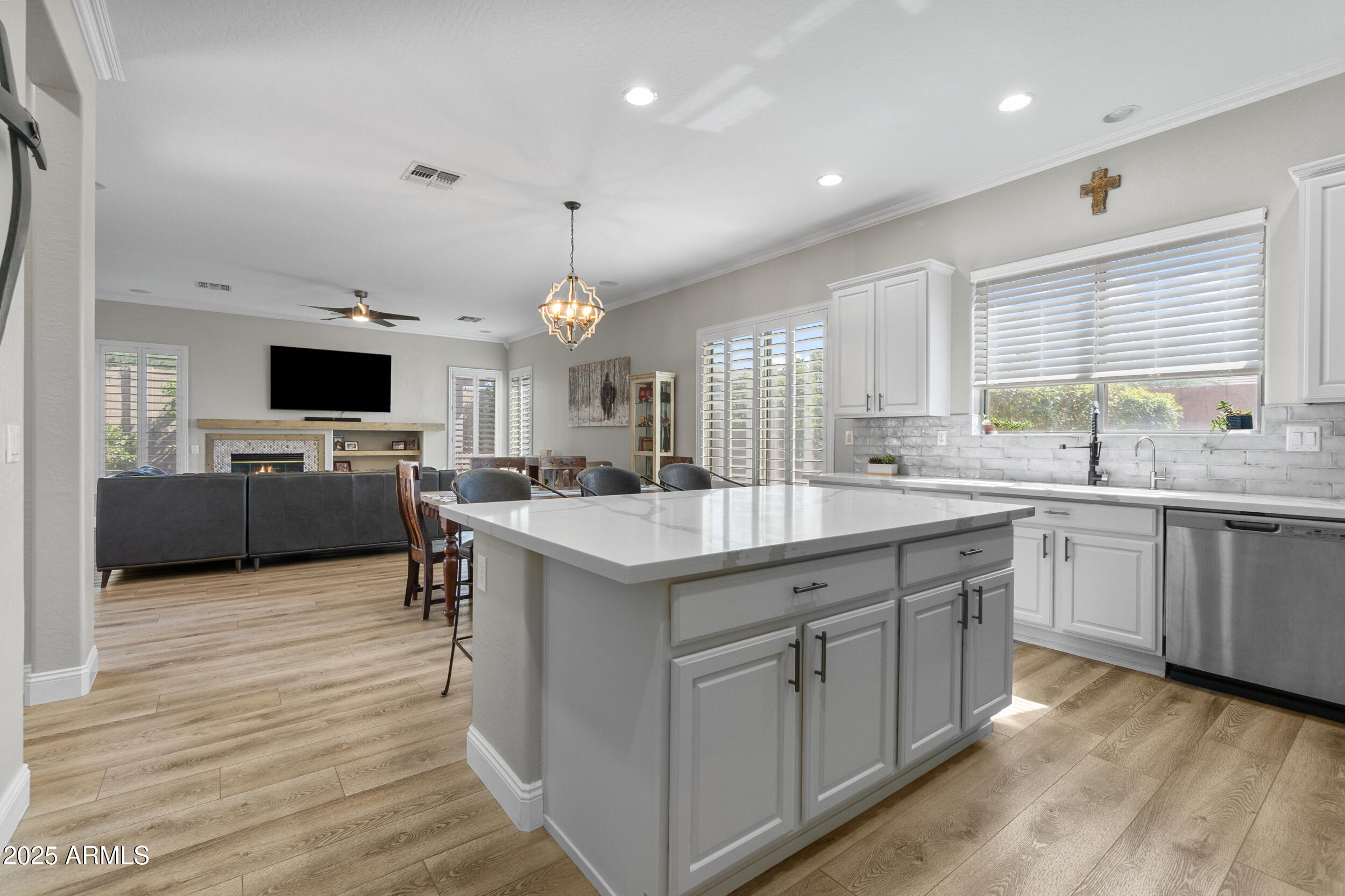 2227 W WEBSTER Court