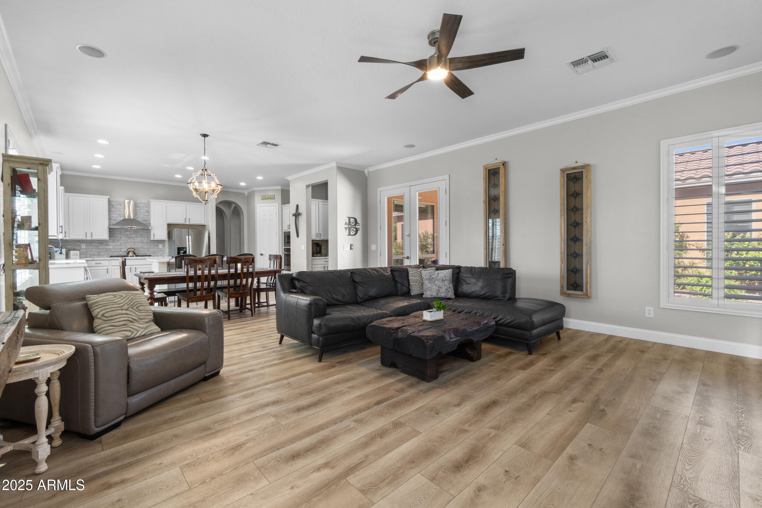 2227 W WEBSTER Court