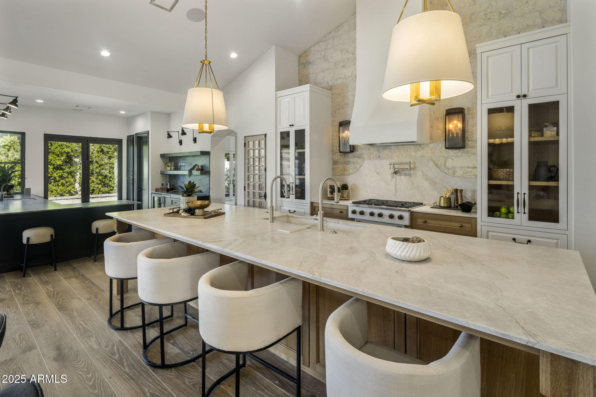 2108 E SOLANO Drive