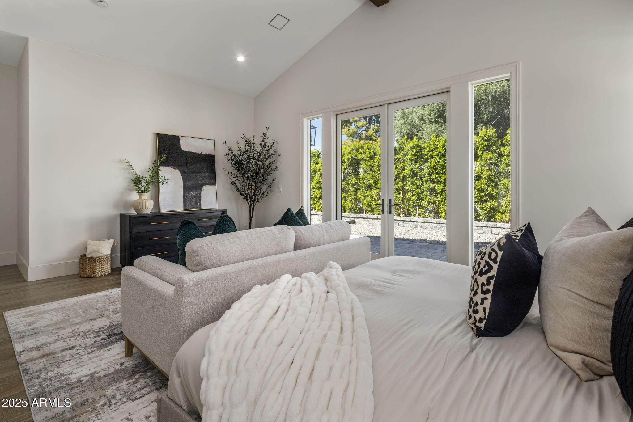 2108 E SOLANO Drive