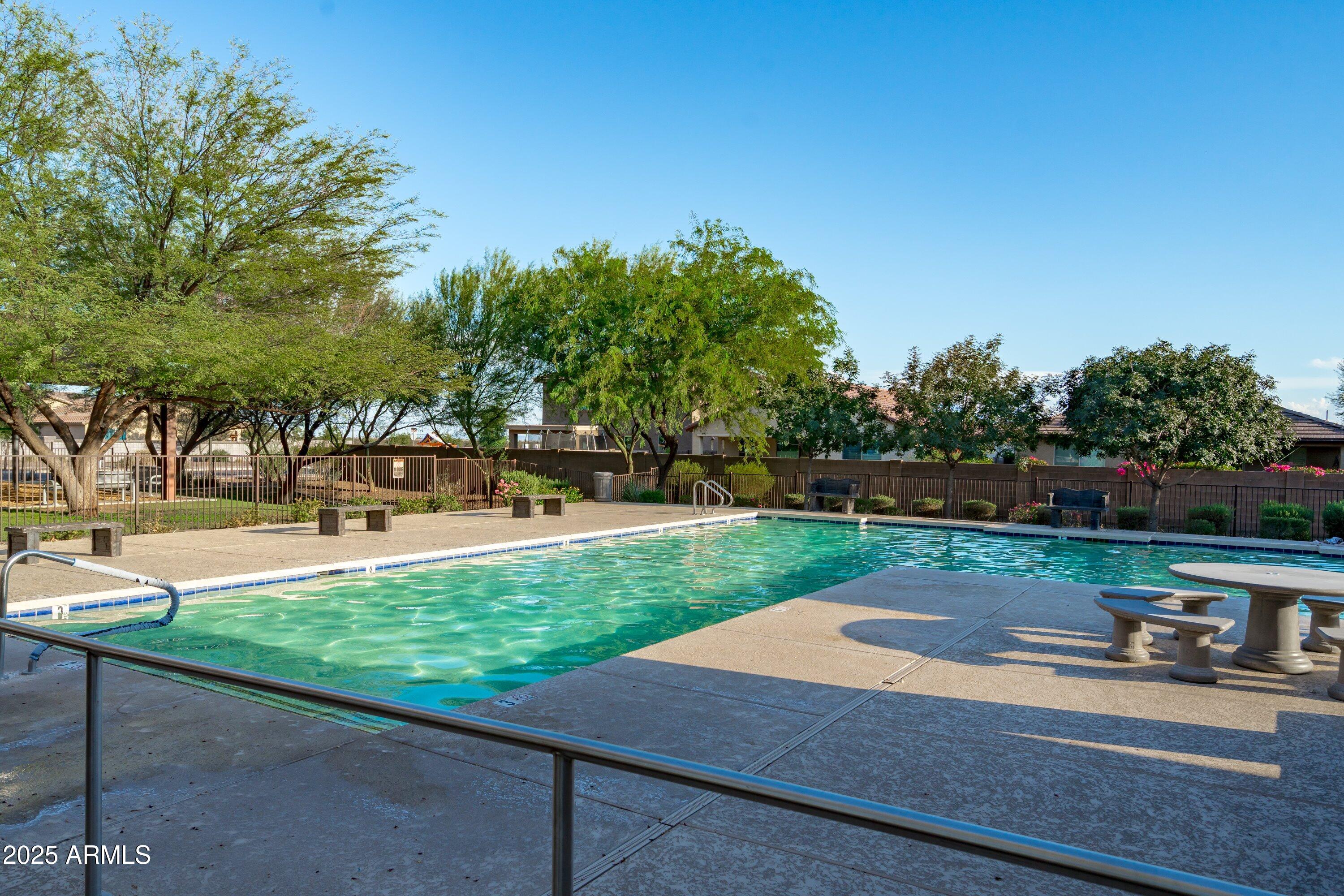 18390 W via del sol