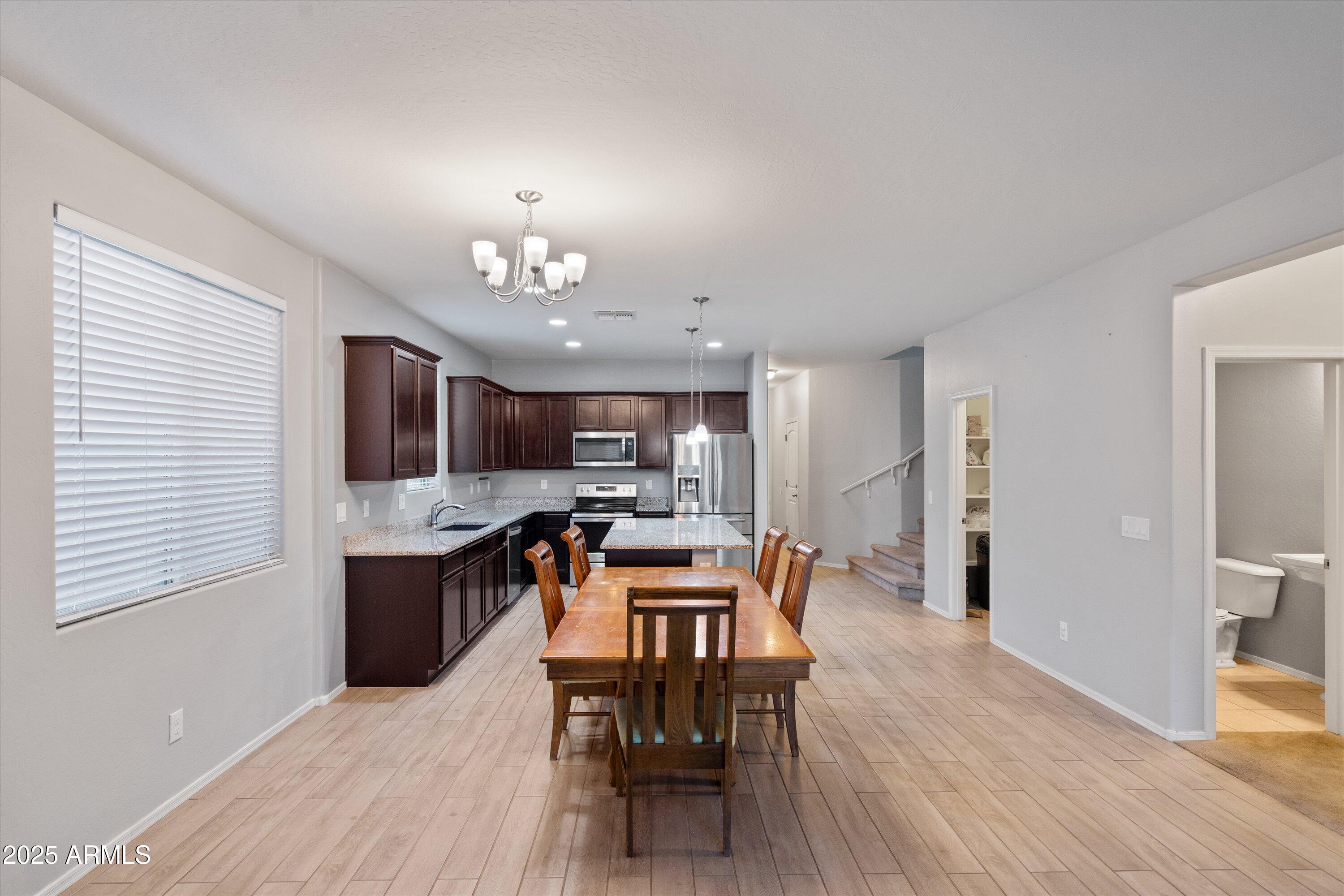 18390 W via del sol
