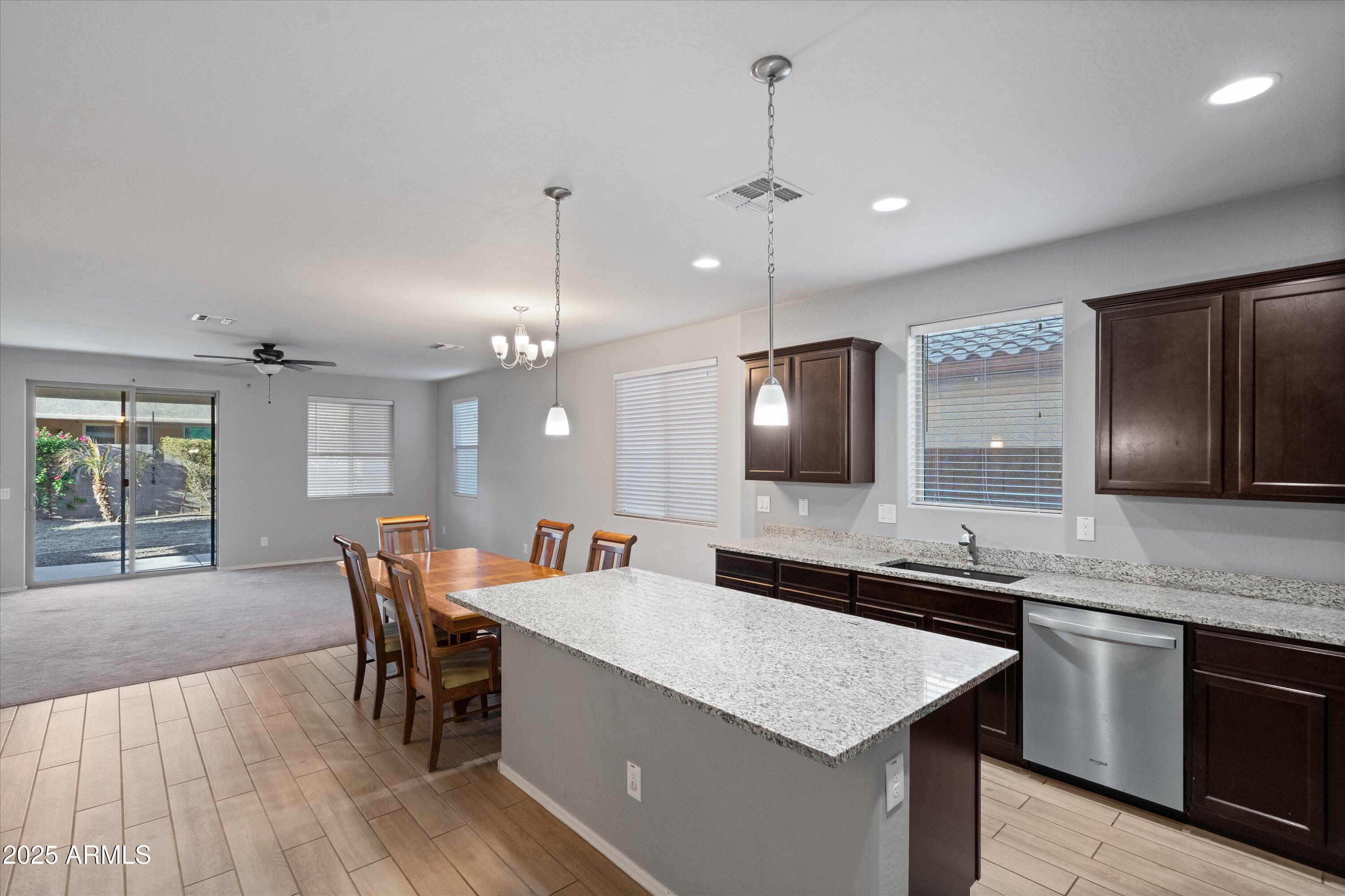 18390 W via del sol