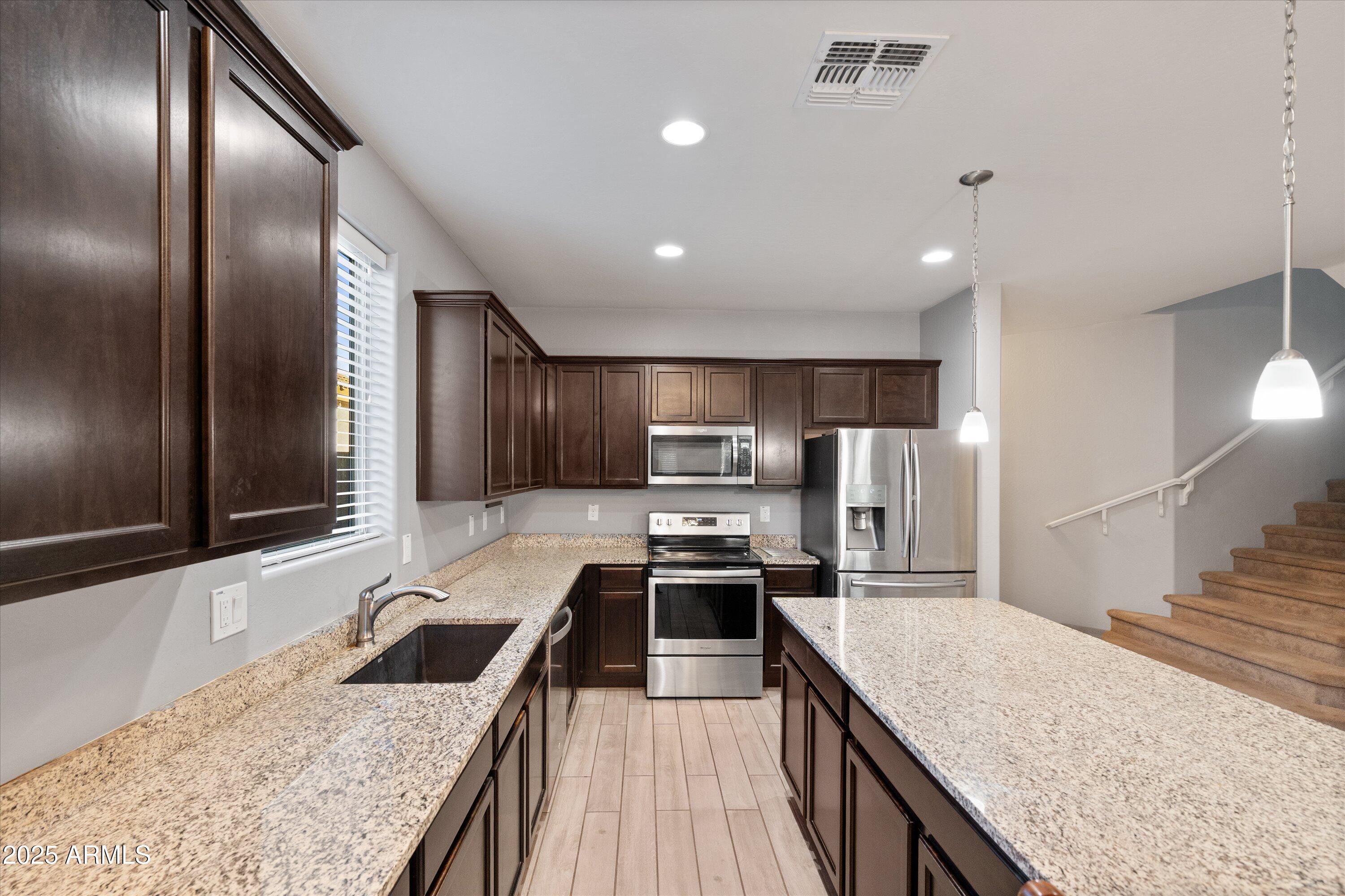18390 W via del sol