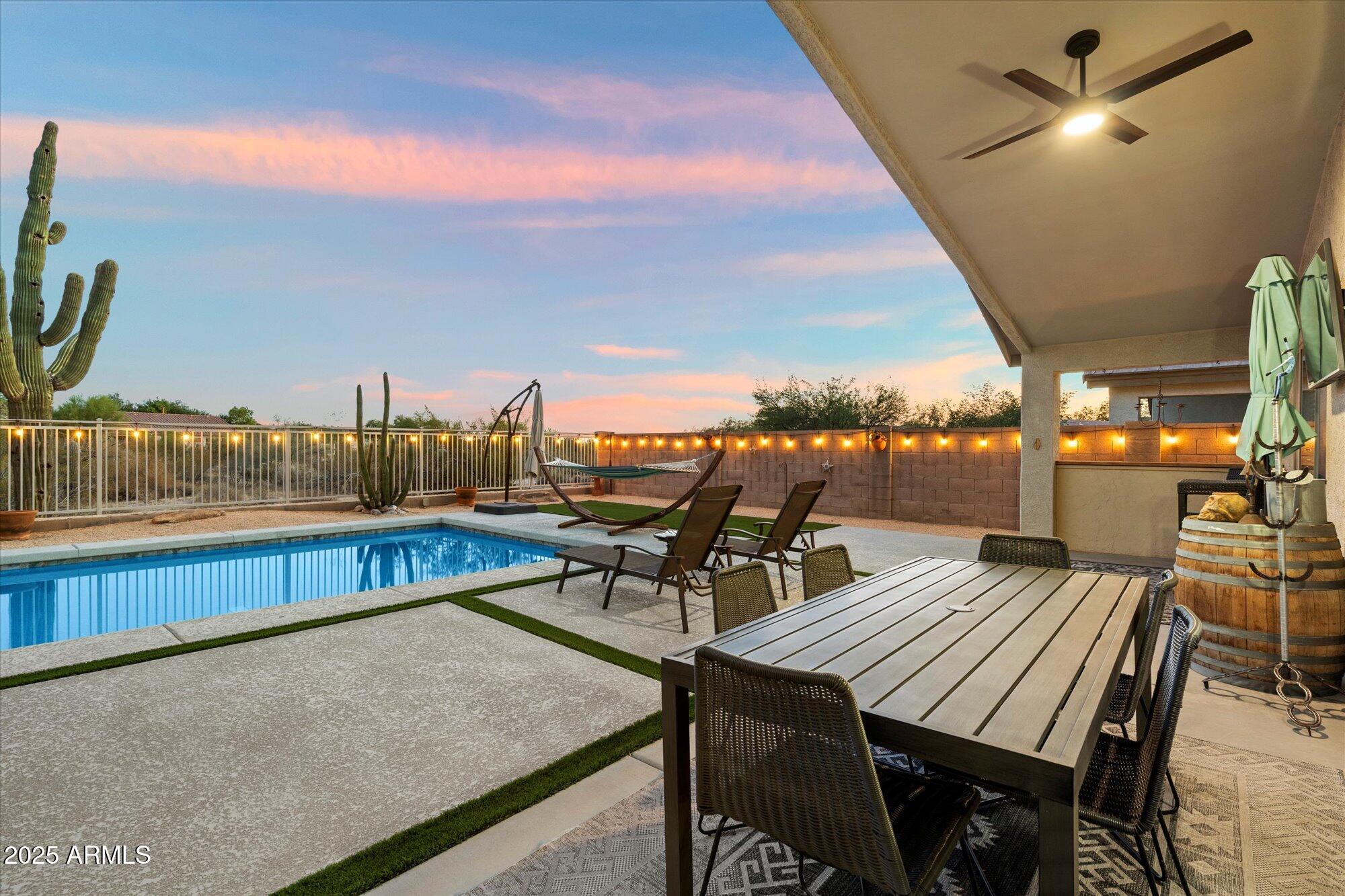 4615 E NIGHT GLOW Drive