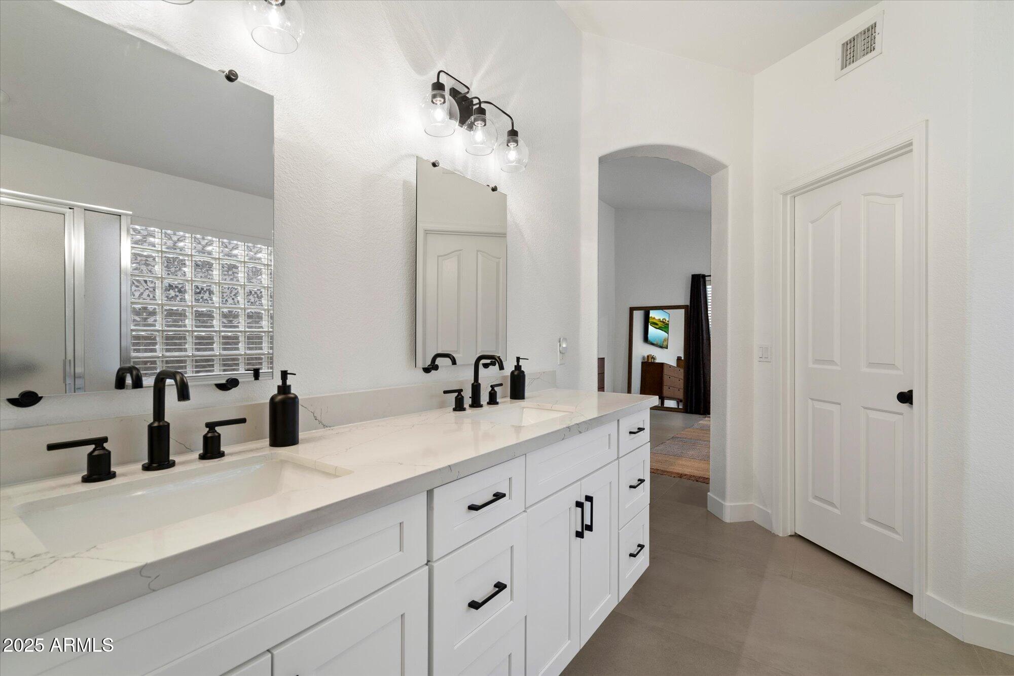 4615 E NIGHT GLOW Drive