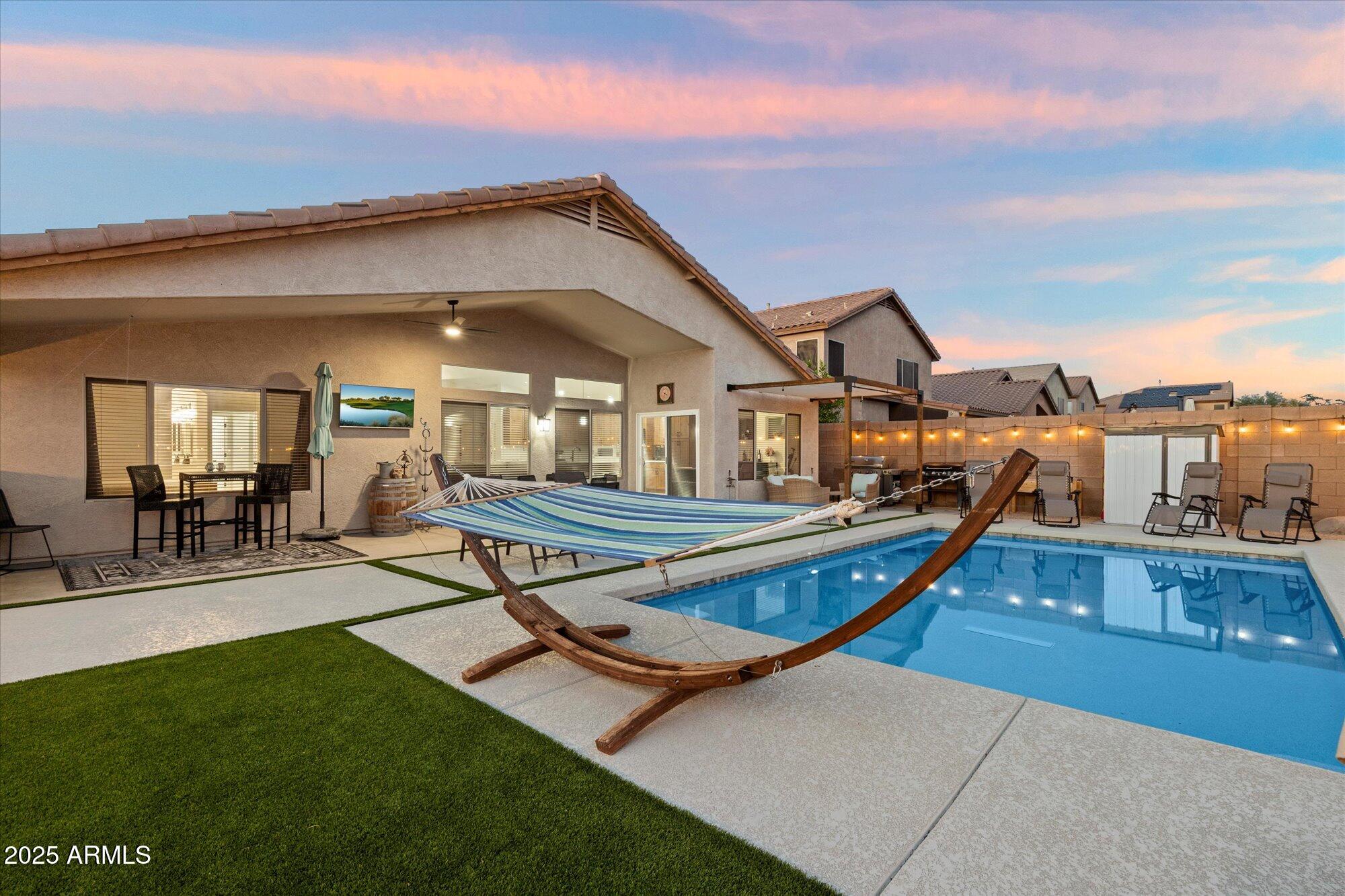 4615 E NIGHT GLOW Drive