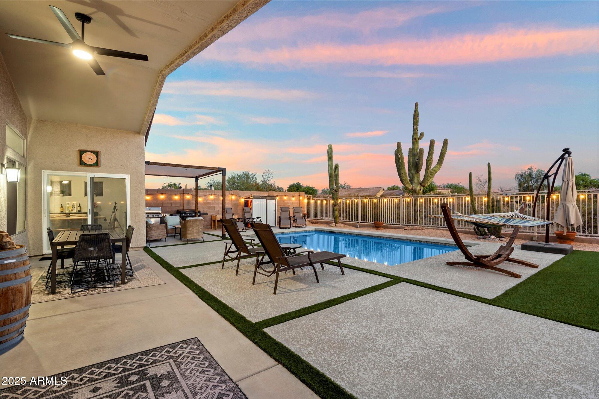 4615 E NIGHT GLOW Drive