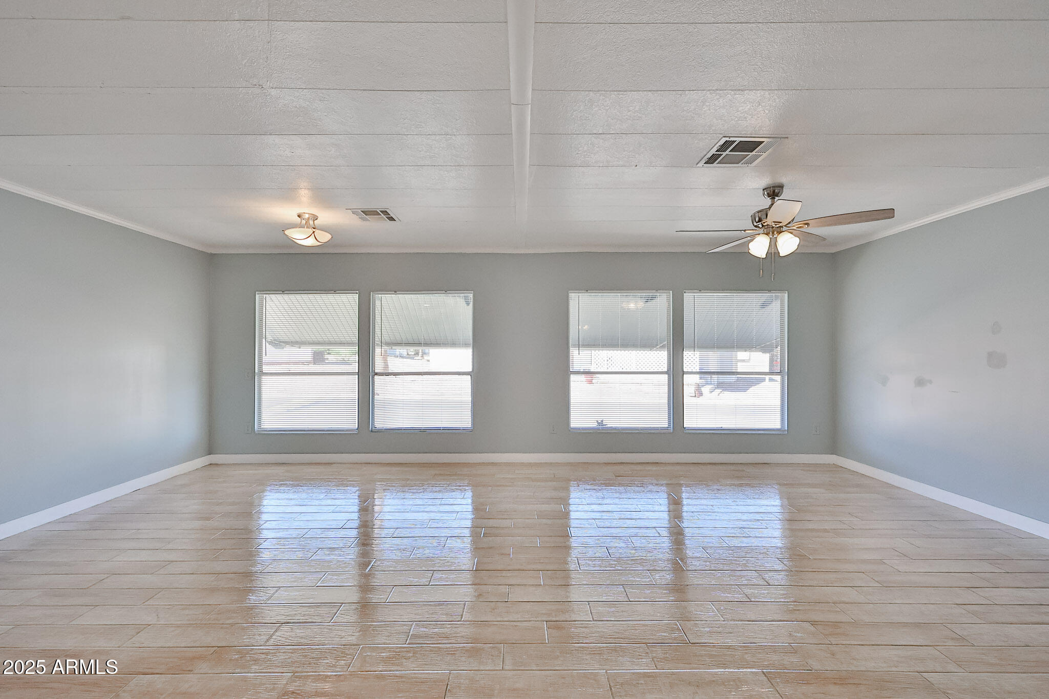 303 E South Mountain Avenue, 100