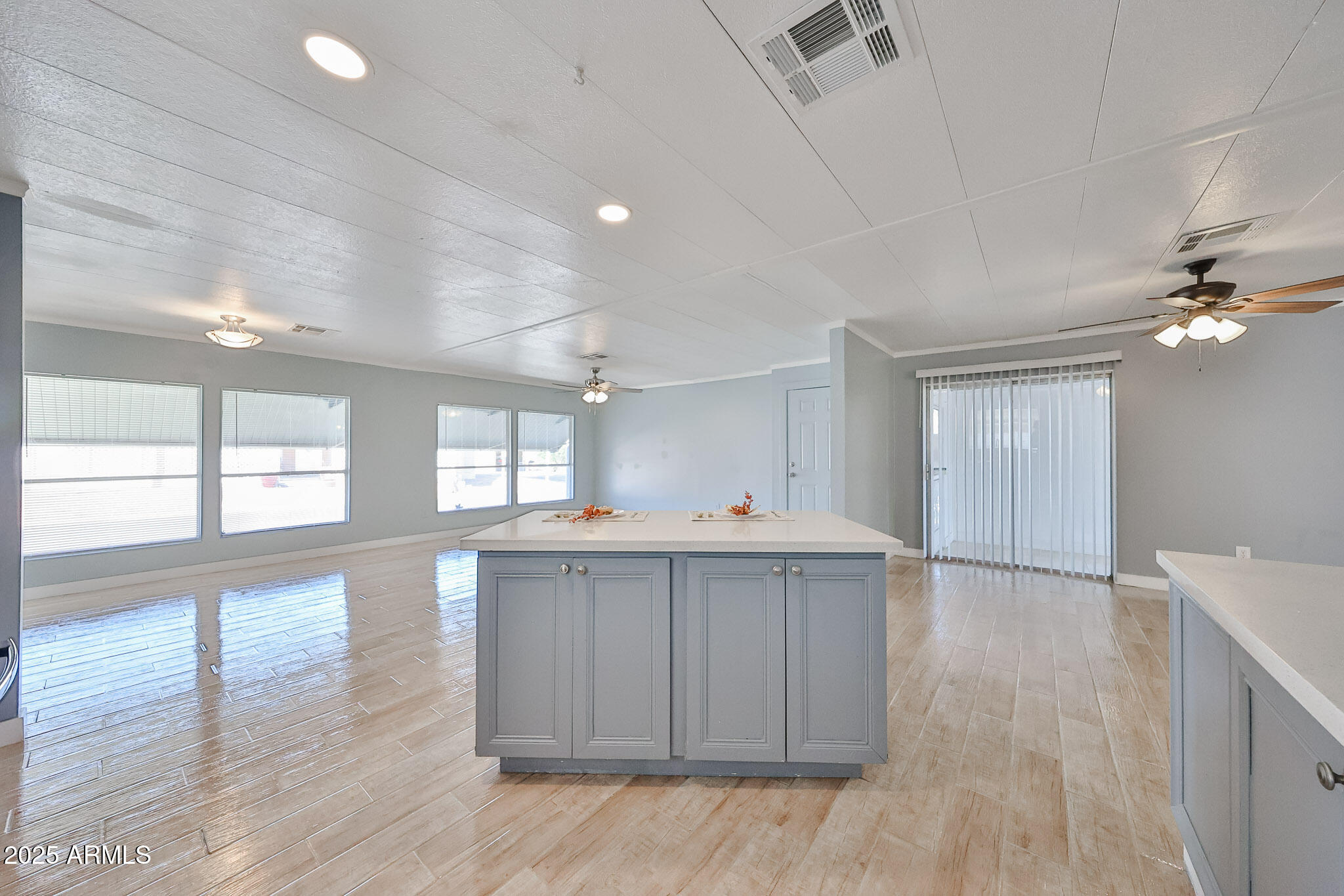 303 E South Mountain Avenue, 100