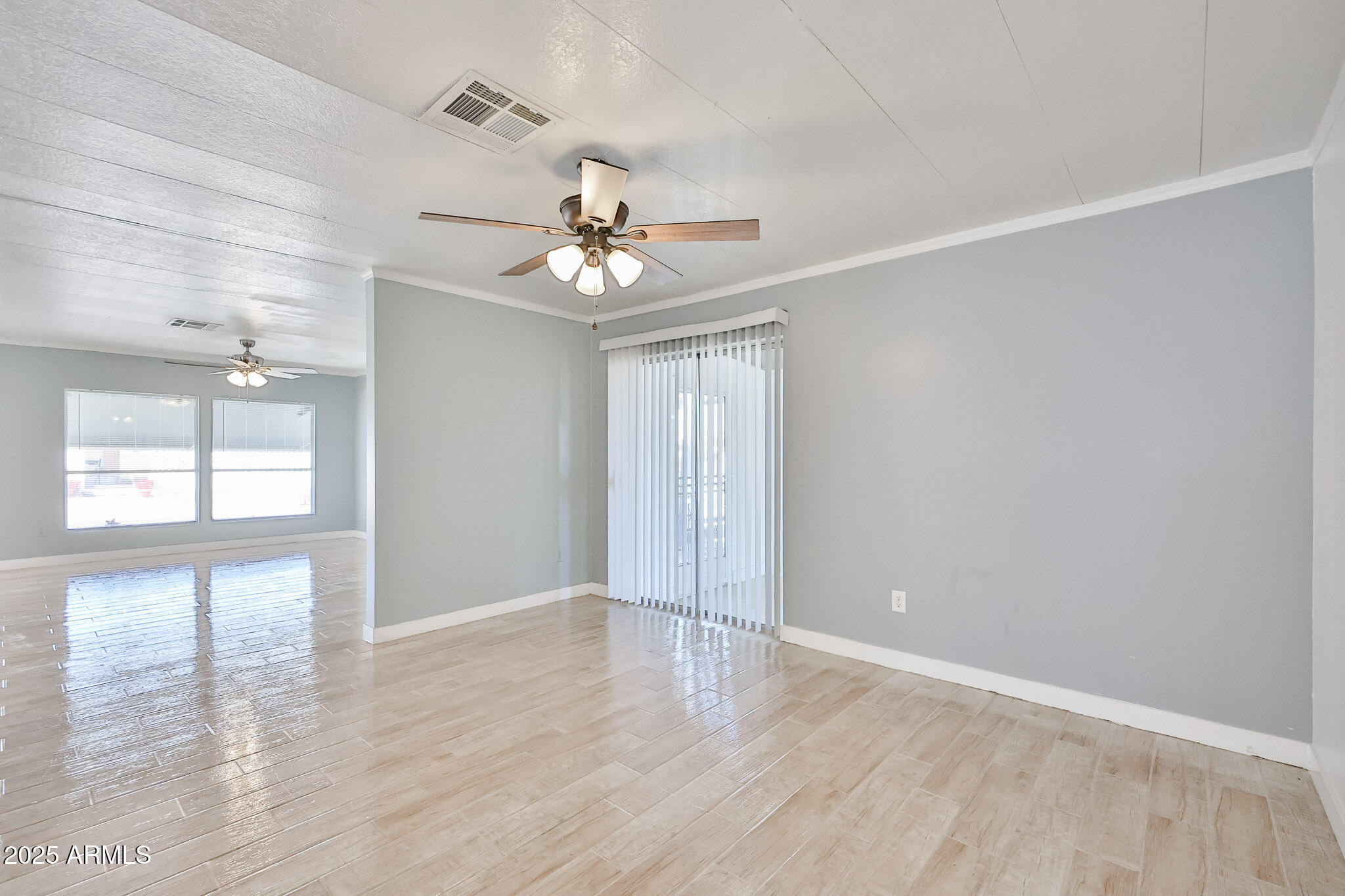 303 E South Mountain Avenue, 100