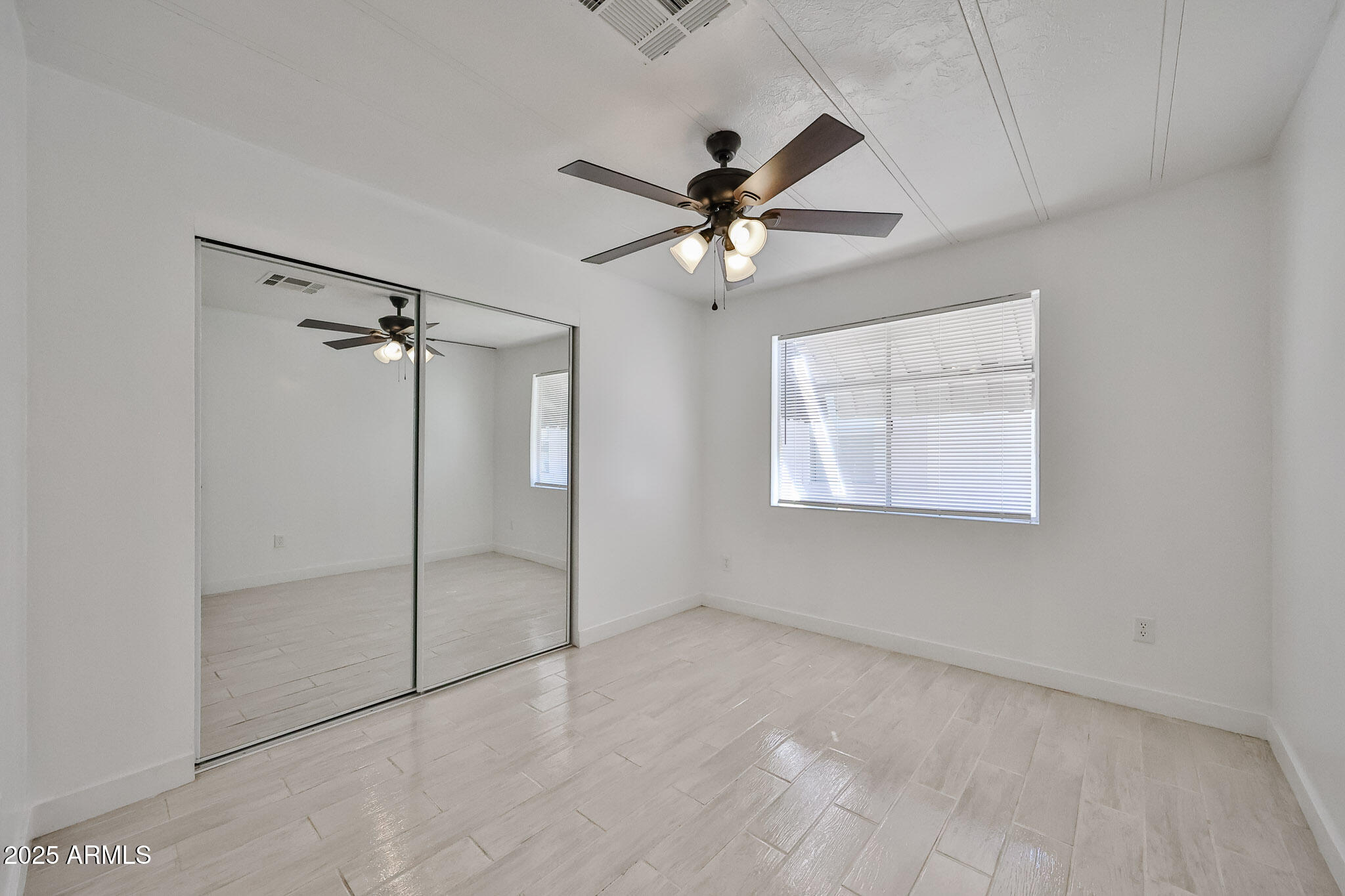 303 E South Mountain Avenue, 100