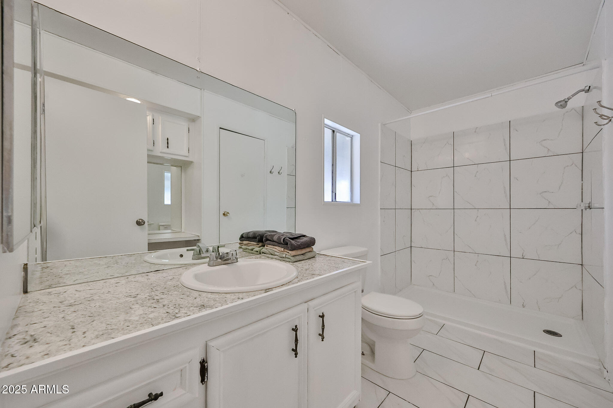 303 E South Mountain Avenue, 100