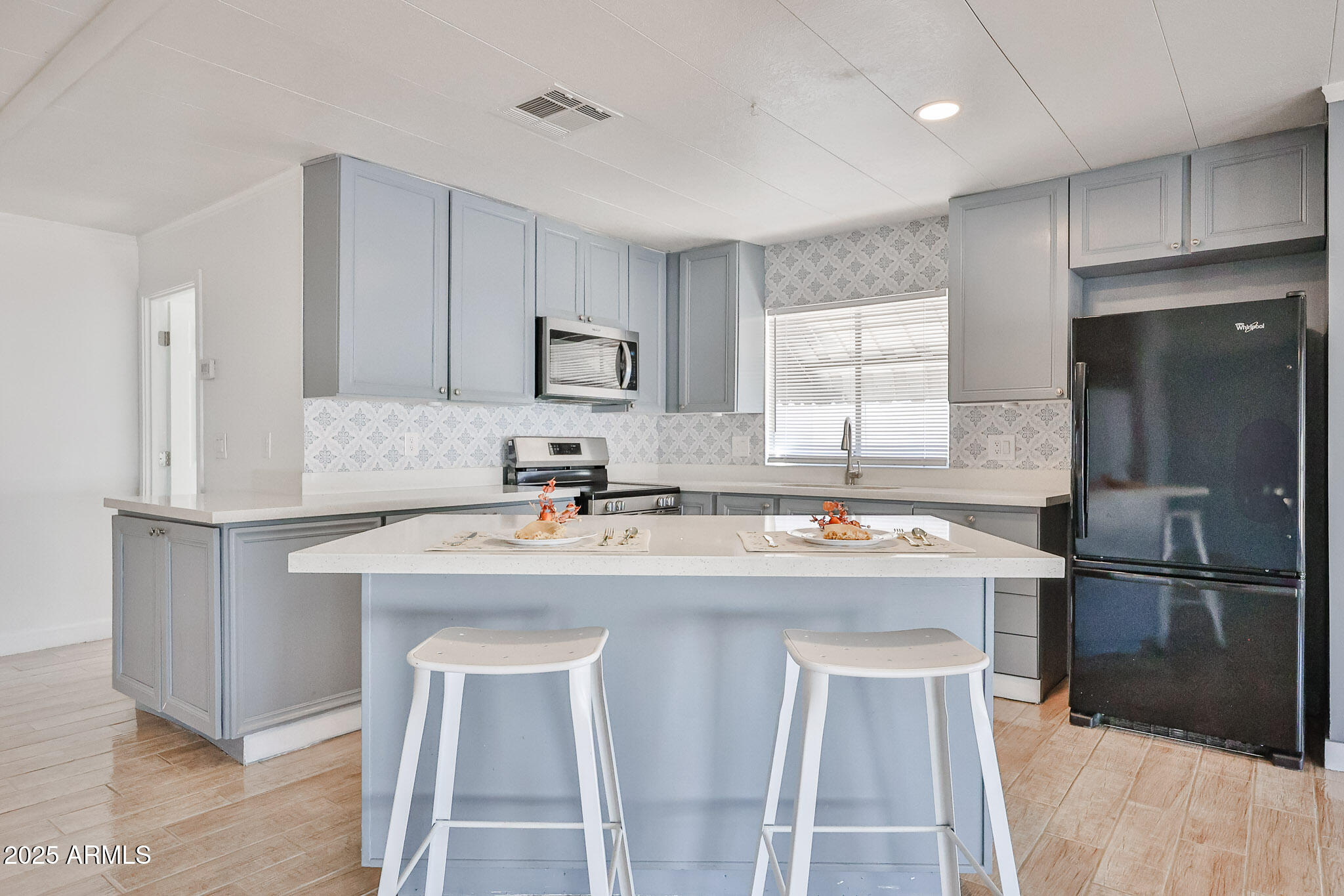 303 E South Mountain Avenue, 100