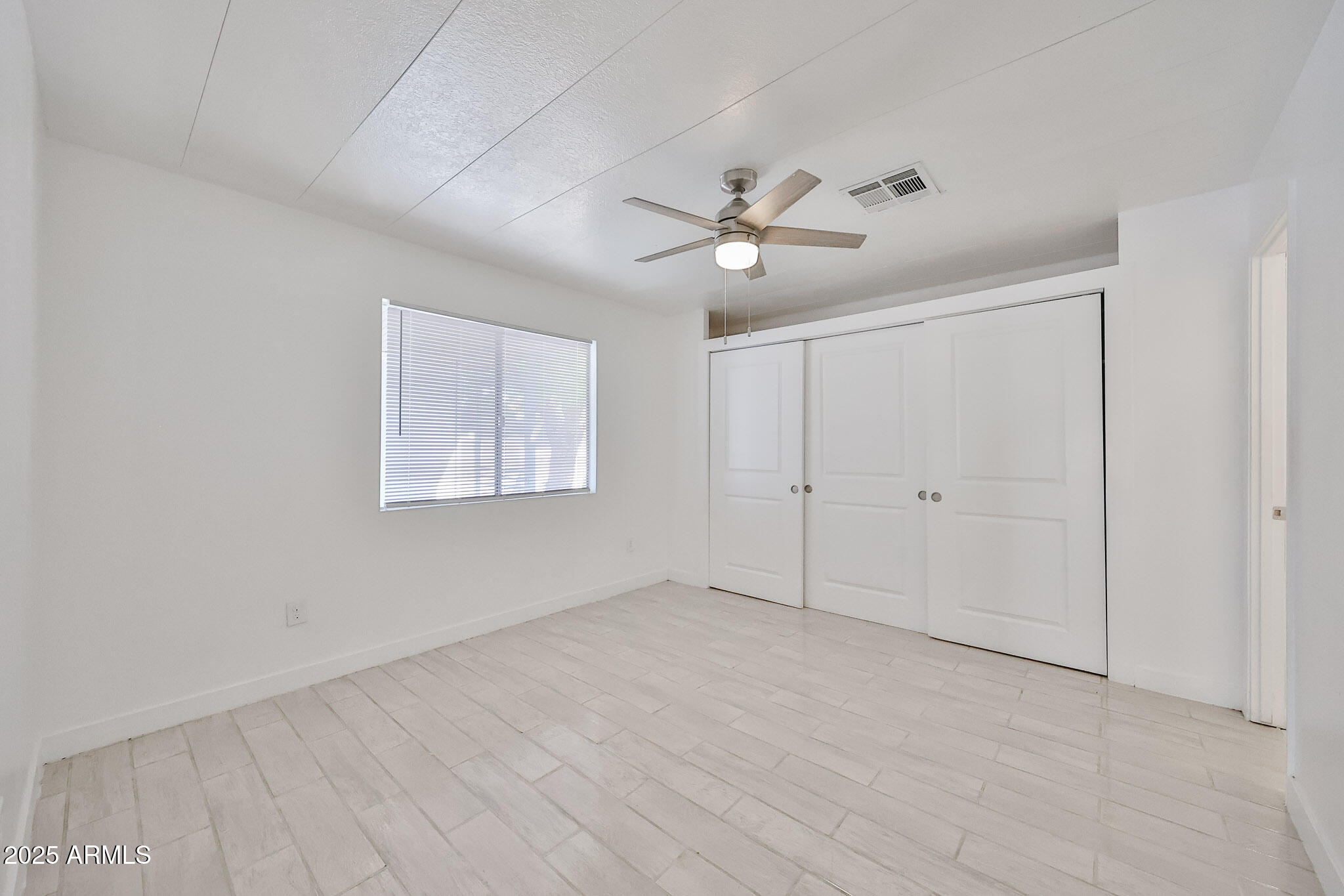 303 E South Mountain Avenue, 100