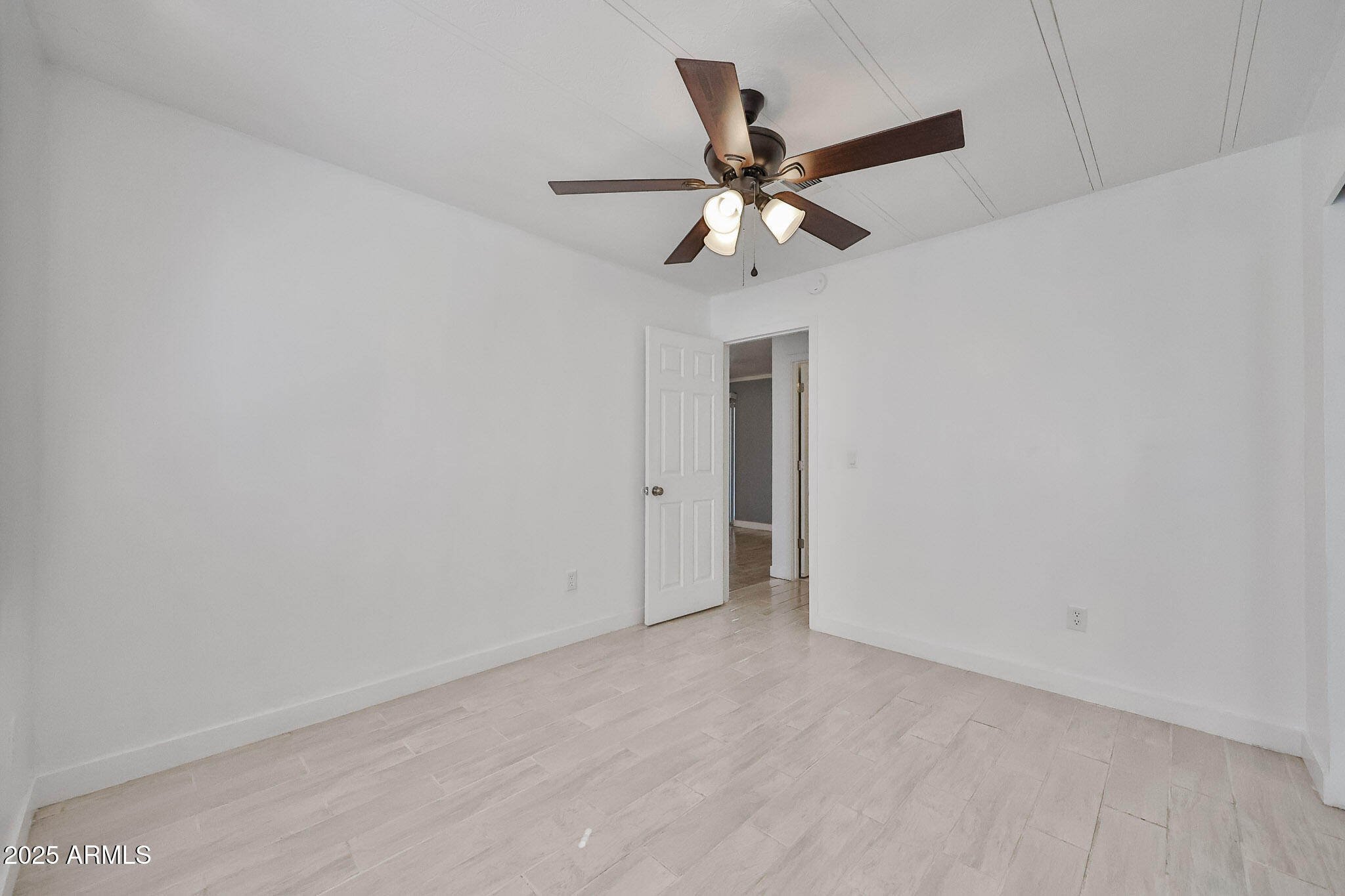 303 E South Mountain Avenue, 100