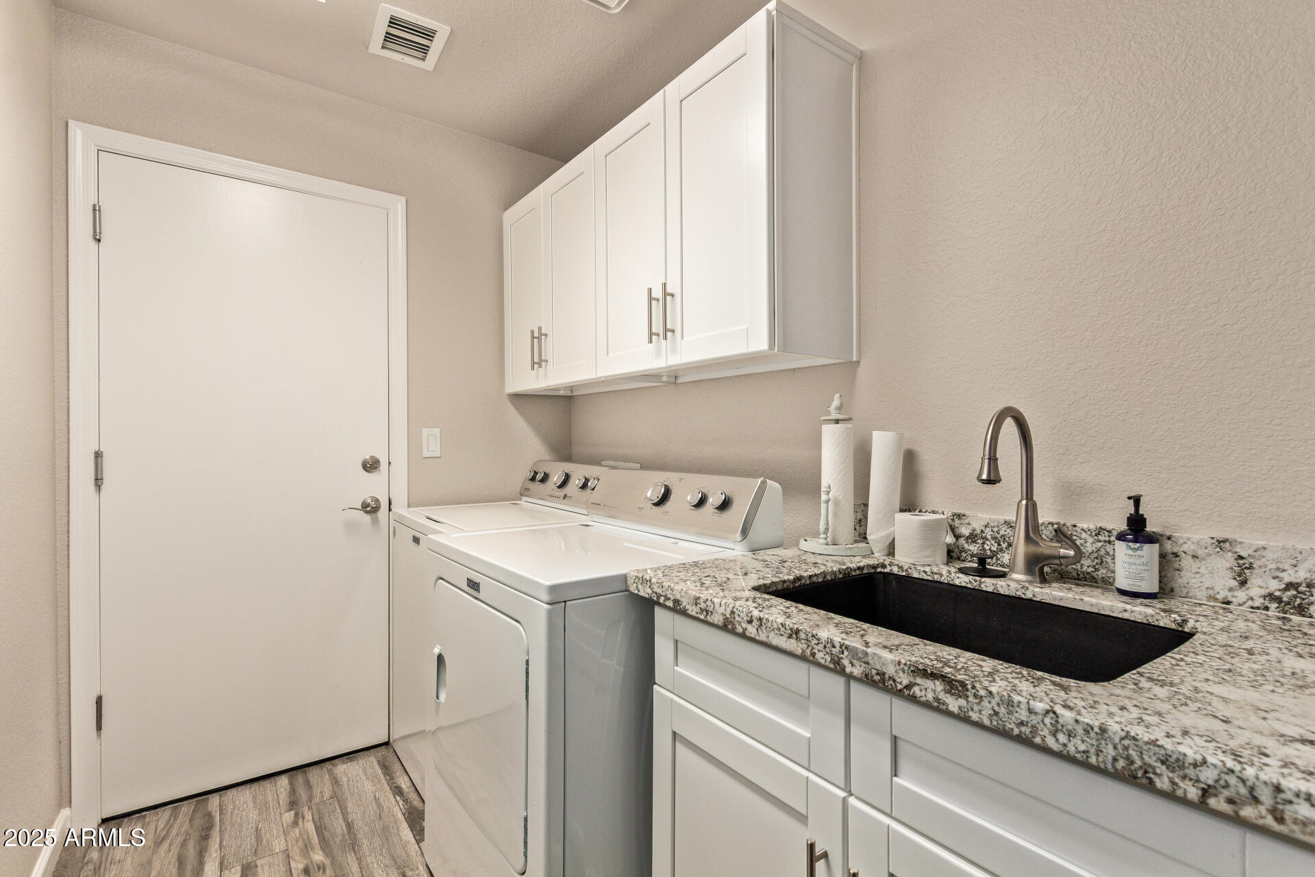 10918 E NAVAJO Drive