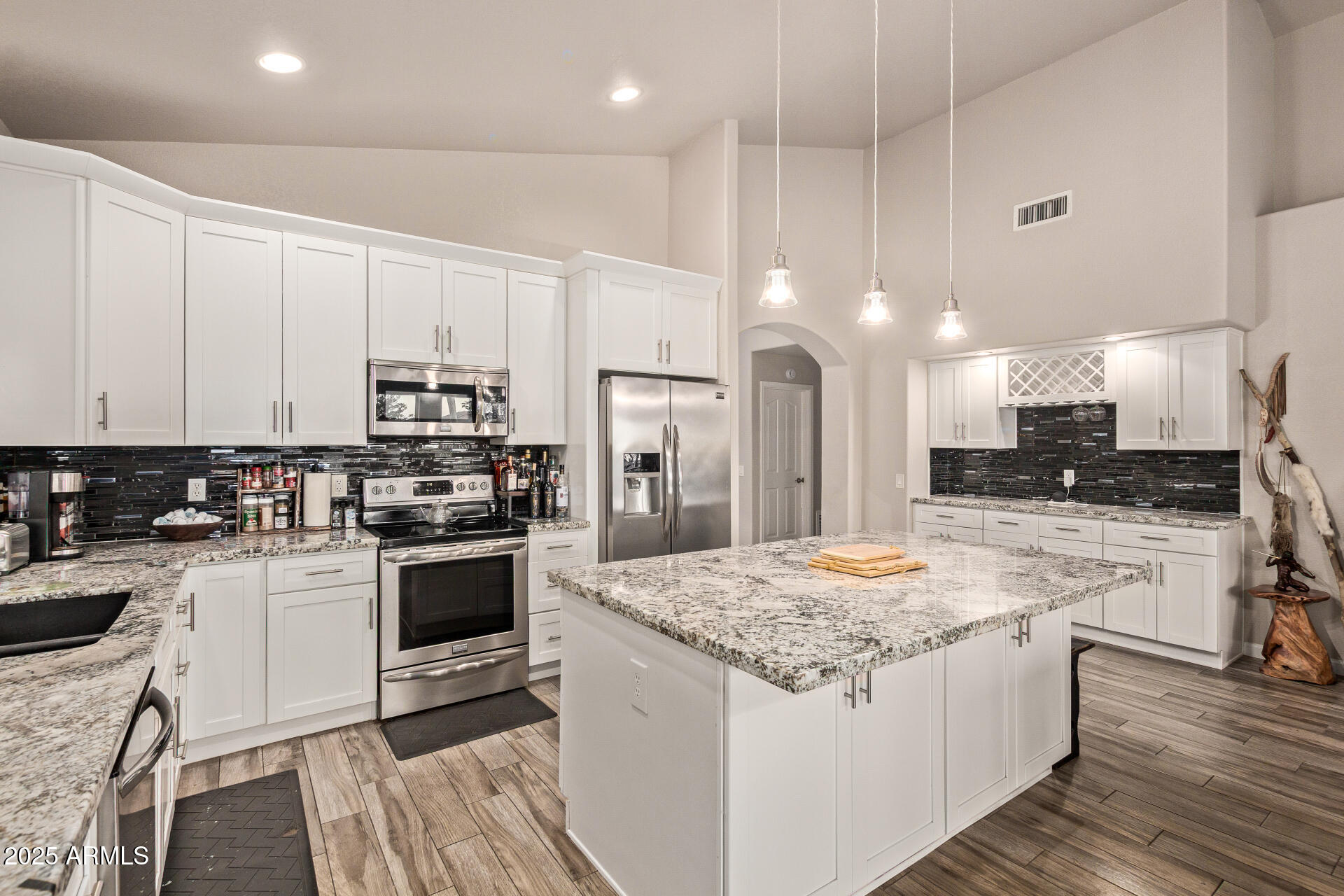 10918 E NAVAJO Drive