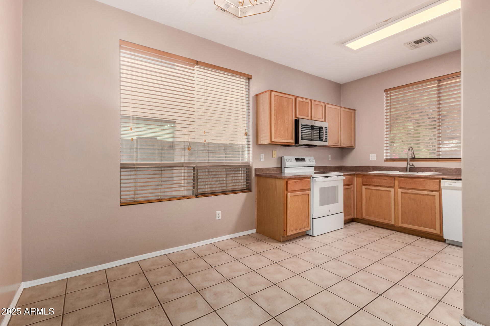 11358 W YUMA Street W