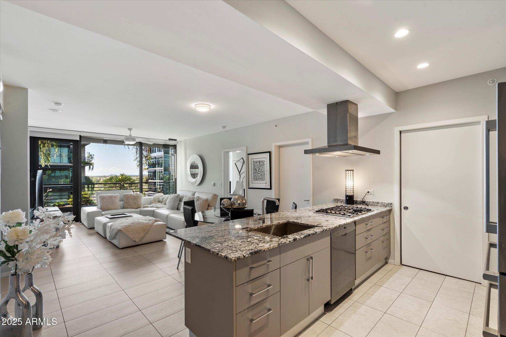 7180 E KIERLAND Boulevard, 919