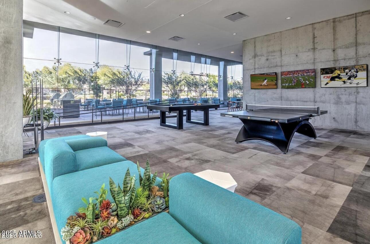7180 E KIERLAND Boulevard, 919