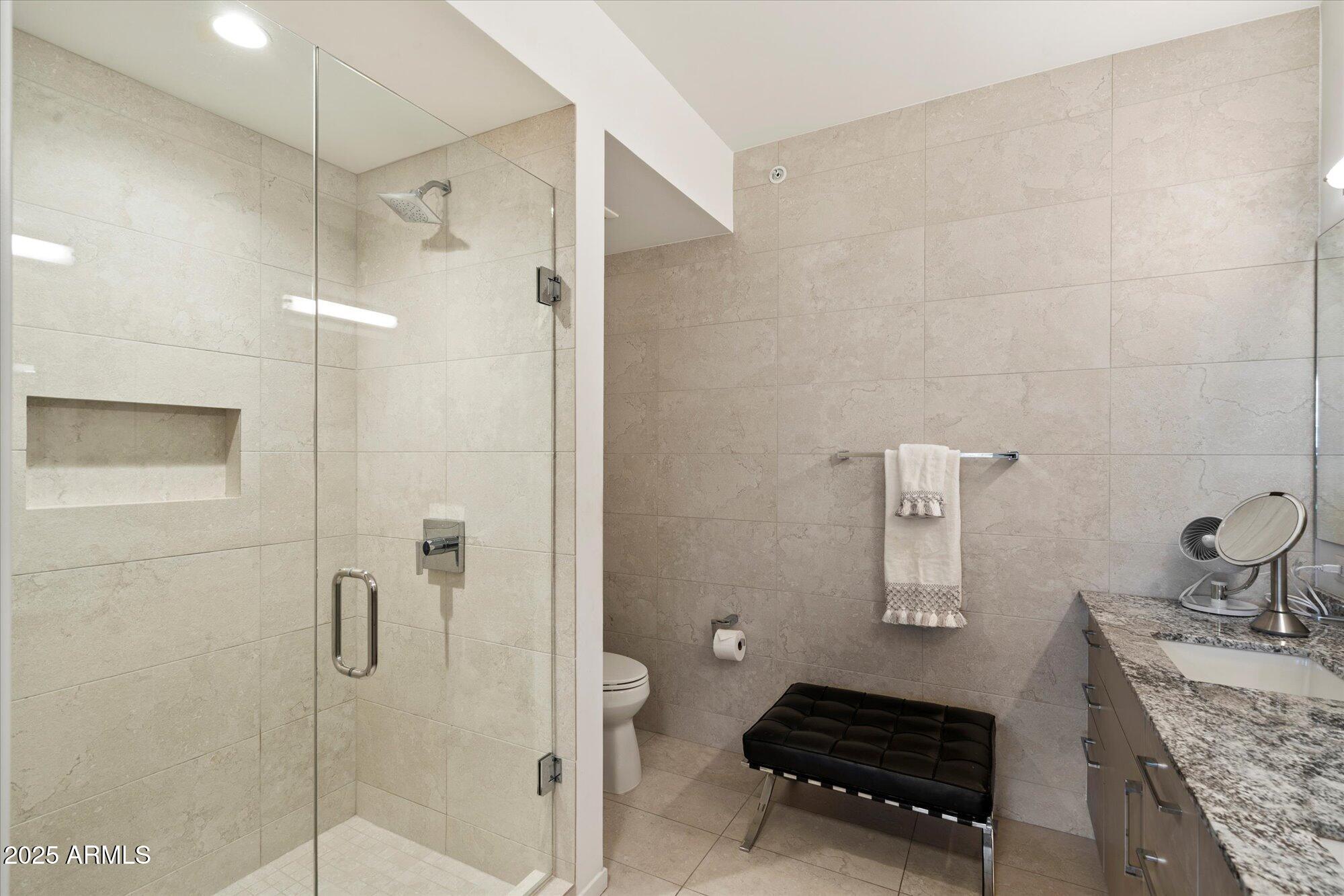 7180 E KIERLAND Boulevard, 919