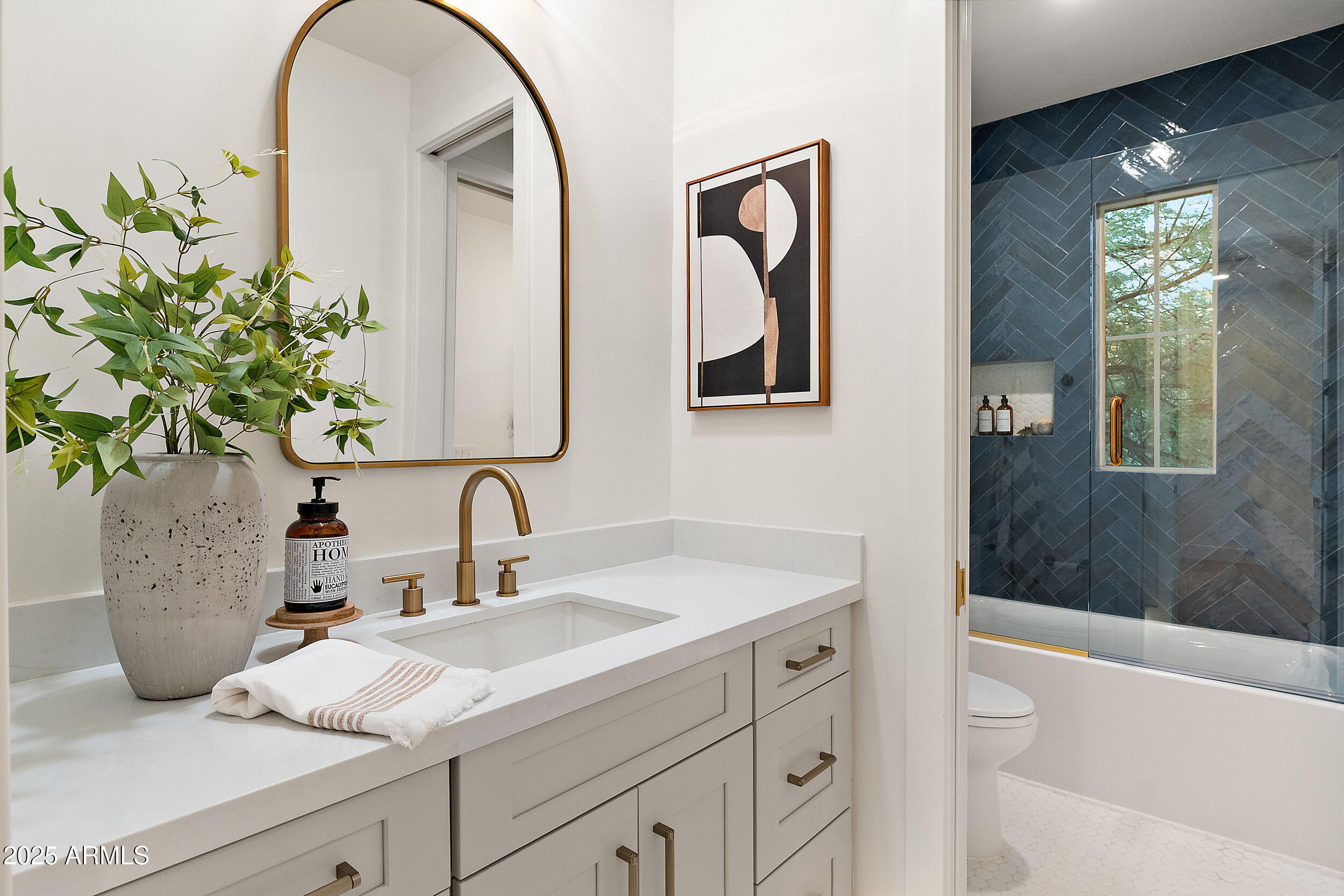 9087 E MOUNTAIN SPRING Road, Scottsdale