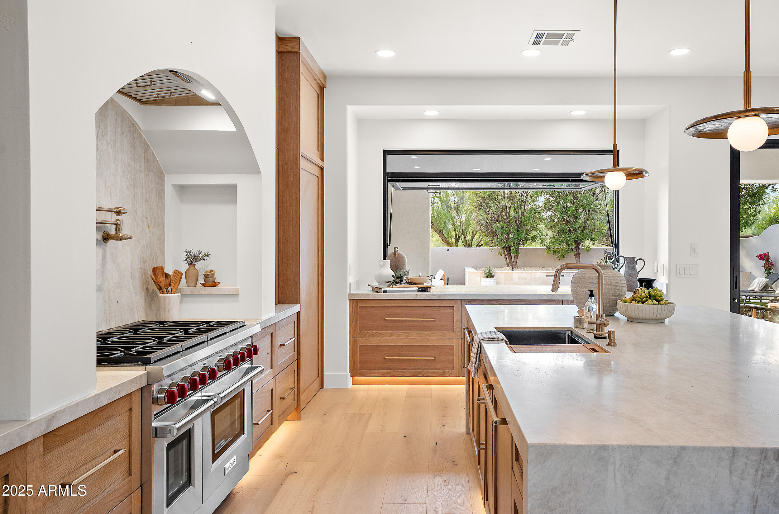 9087 E MOUNTAIN SPRING Road, Scottsdale