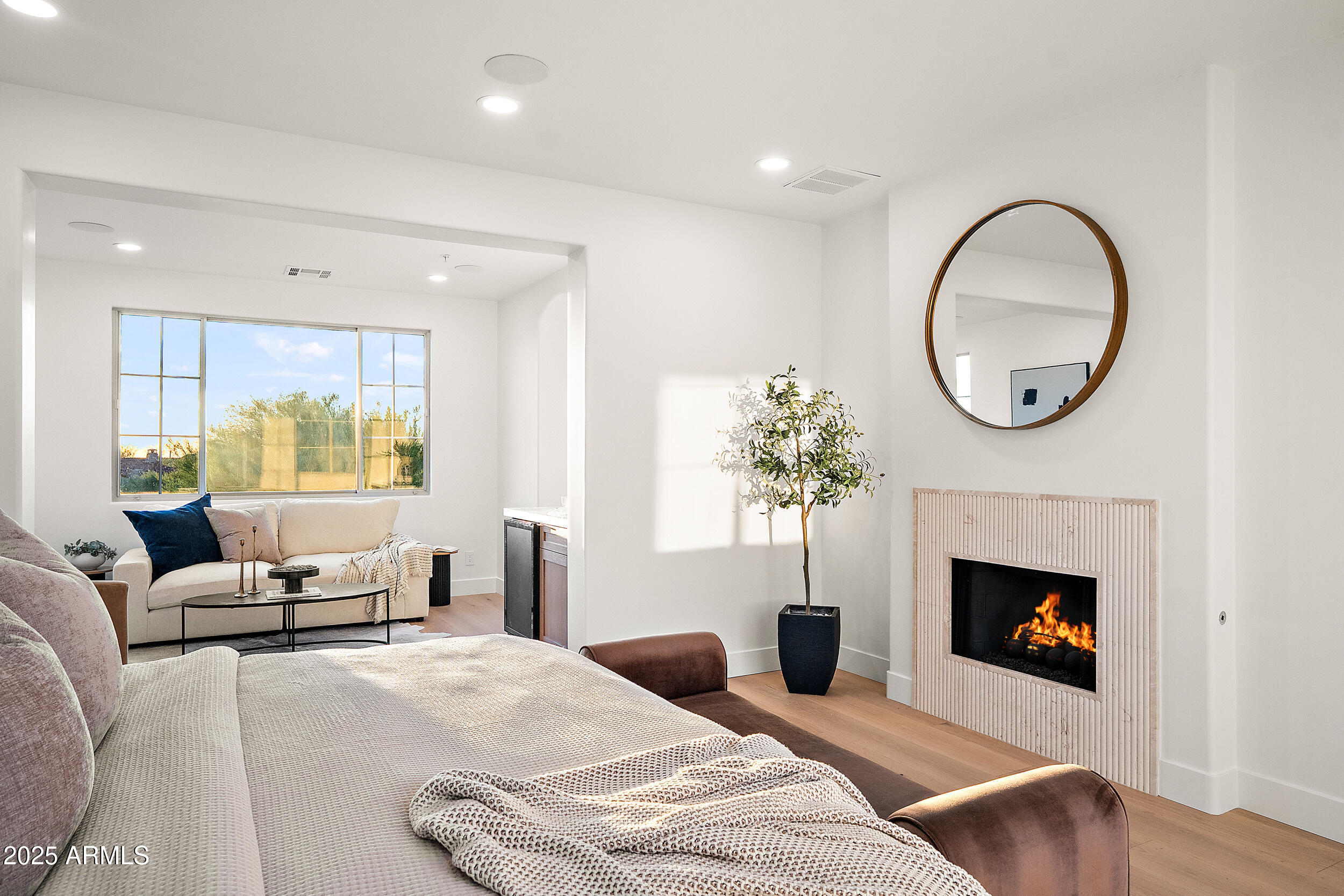 9087 E MOUNTAIN SPRING Road, Scottsdale