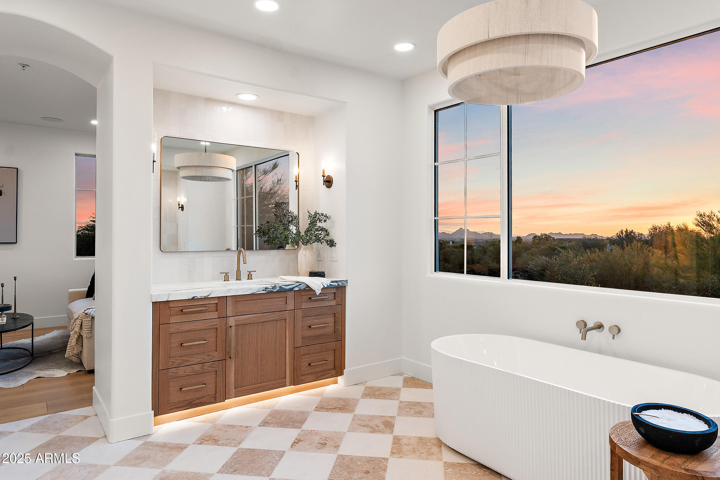 9087 E MOUNTAIN SPRING Road, Scottsdale