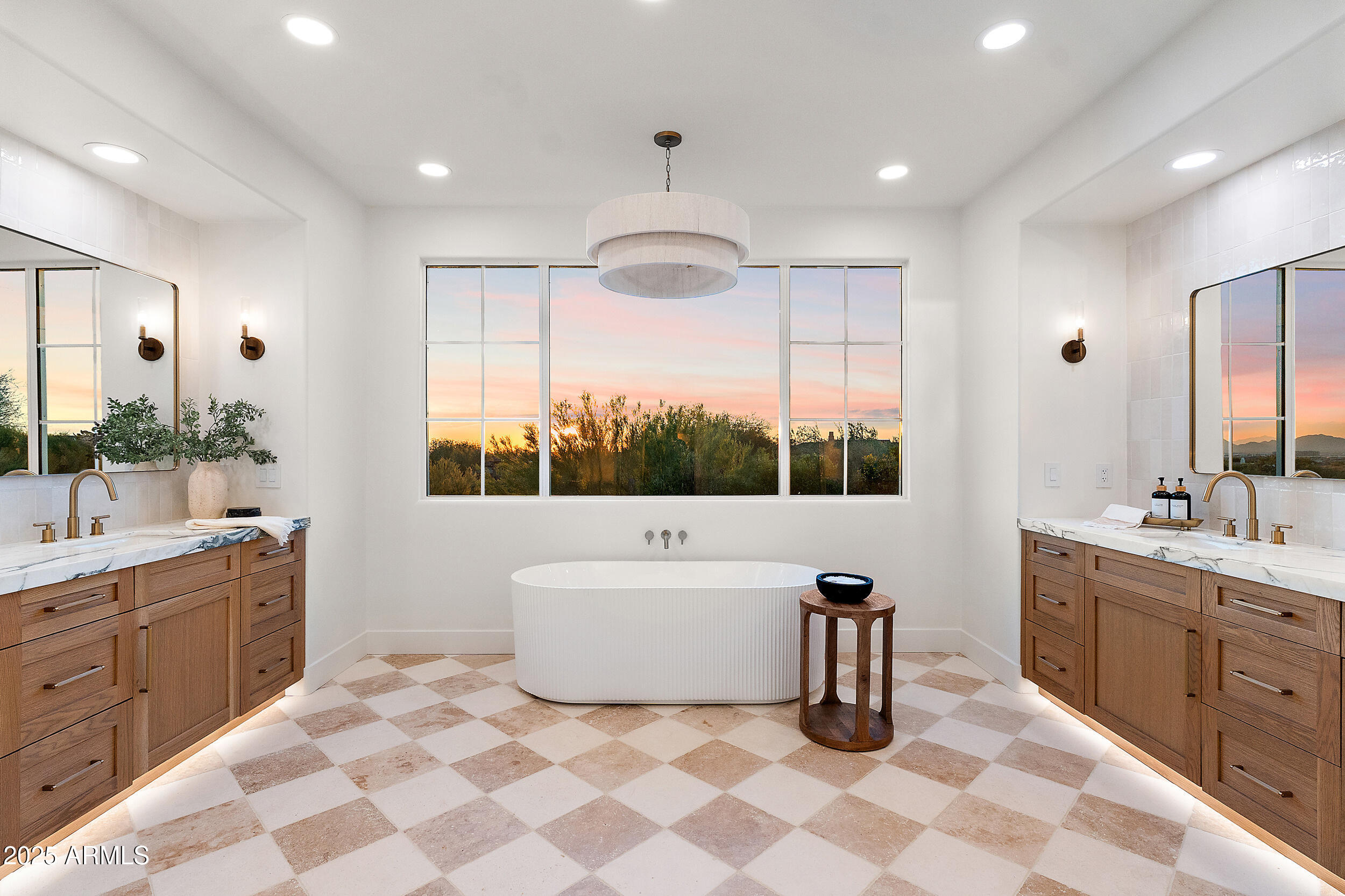 9087 E MOUNTAIN SPRING Road, Scottsdale